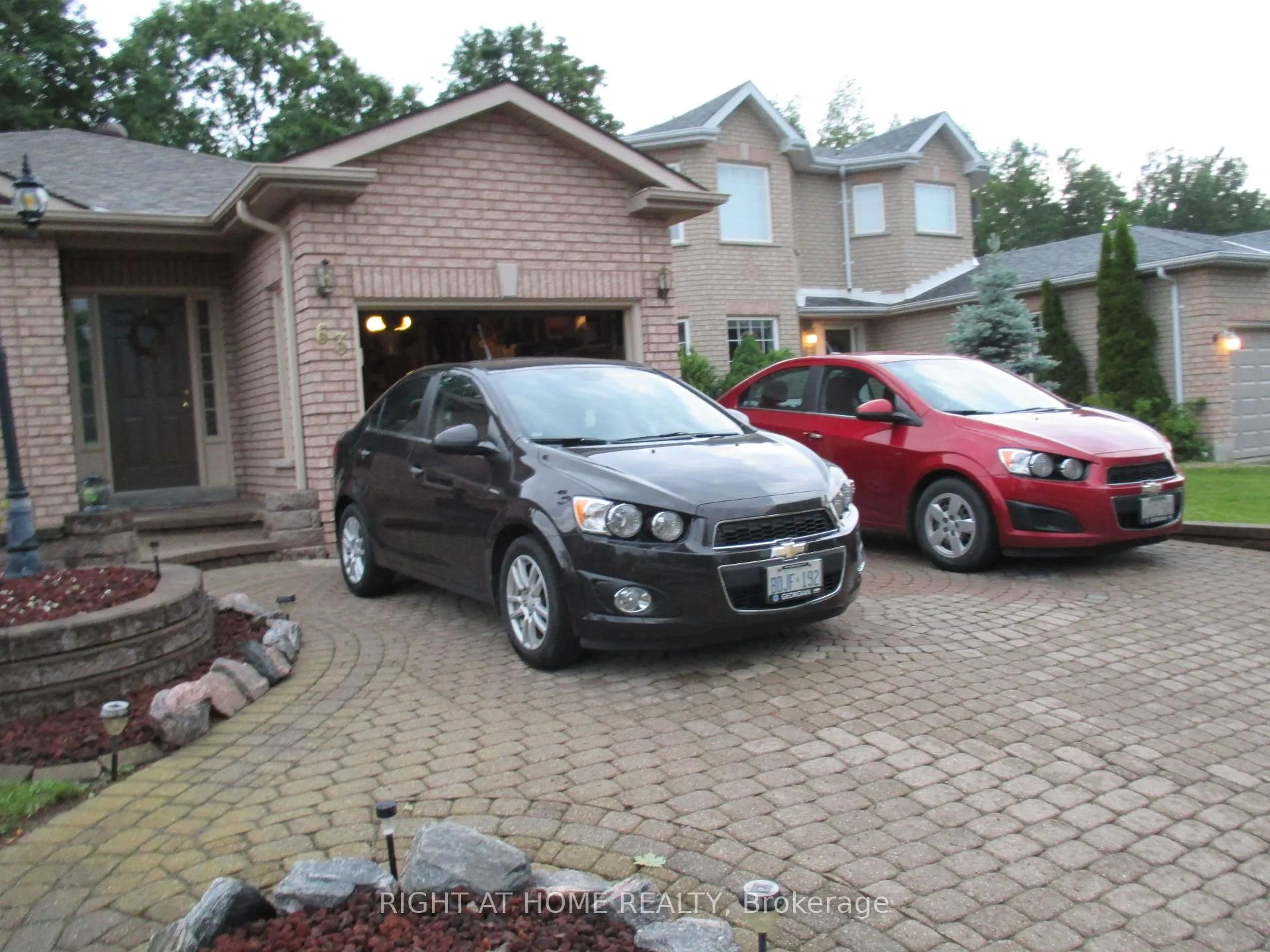 Photo 4 of 63 Benson Drive, Barrie, Sandy Hollow — HOMEH