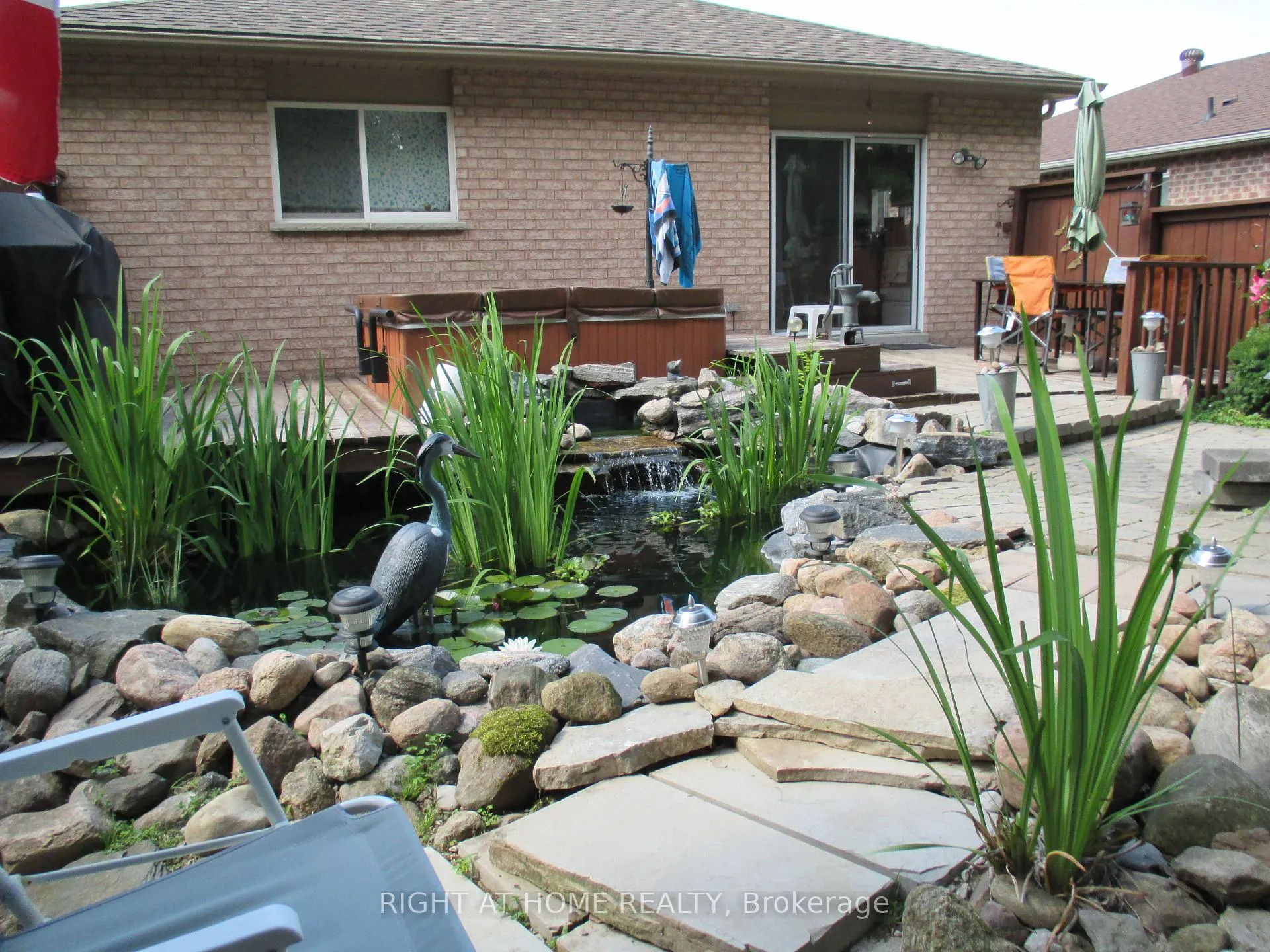 Photo 6 of 63 Benson Drive, Barrie, Sandy Hollow — HOMEH