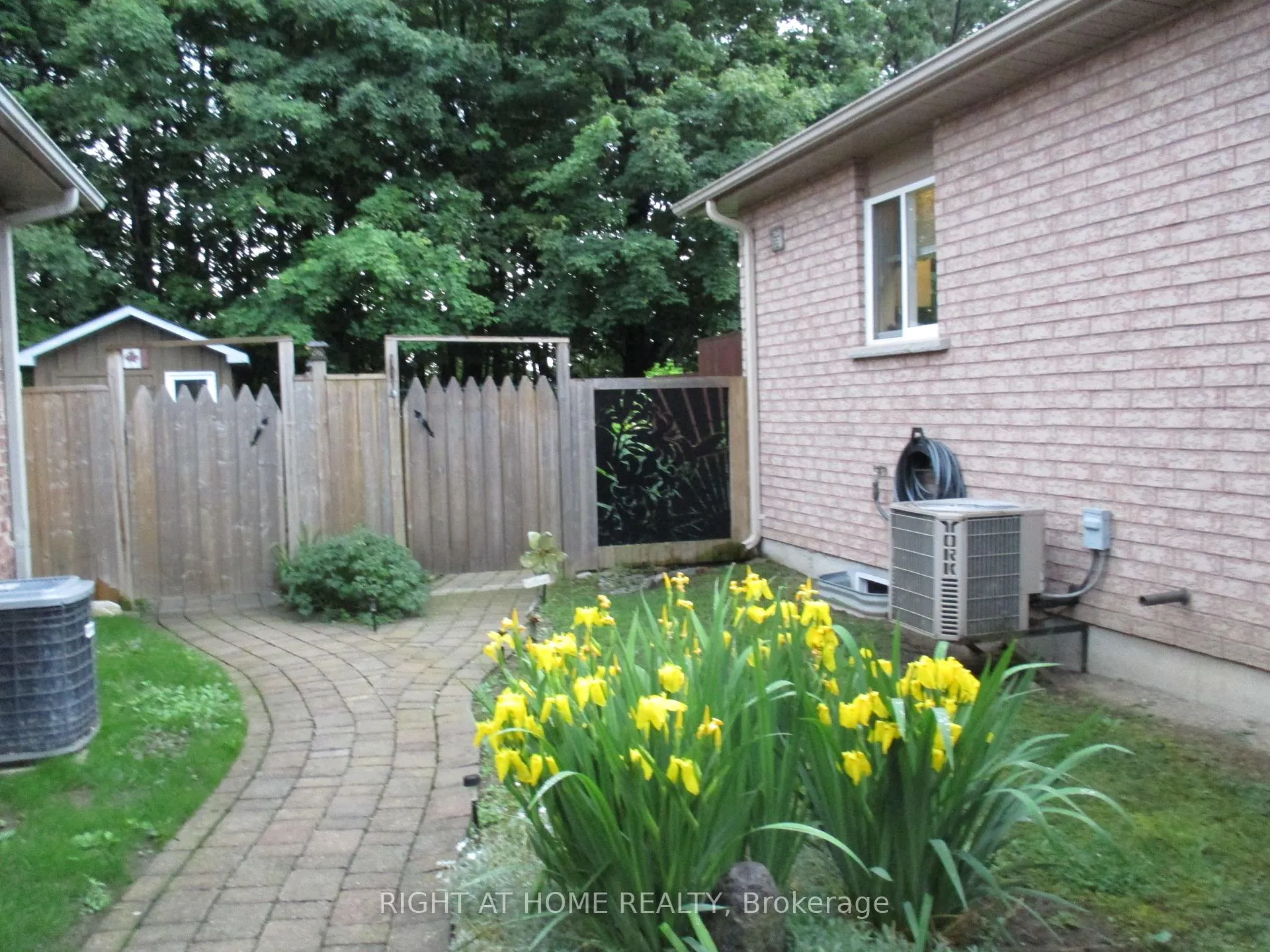 Photo 24 of 63 Benson Drive, Barrie, Sandy Hollow — HOMEH