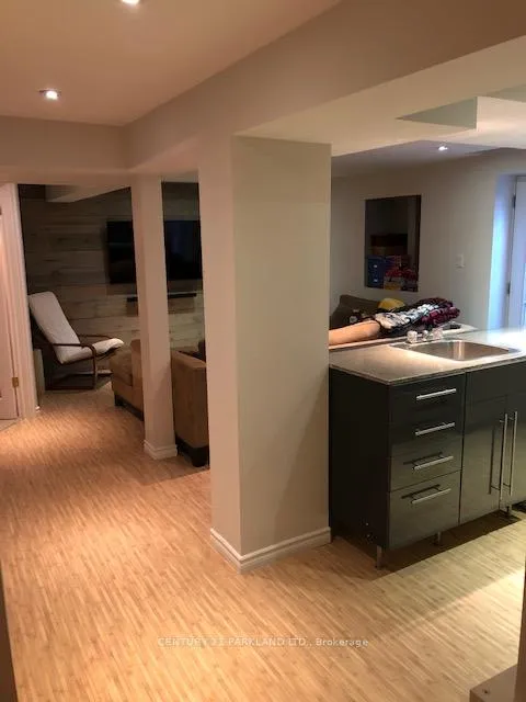 Photo 2 of Unit Basement, 32 Attridge Drive, Aurora, Aurora Village — HOMEH