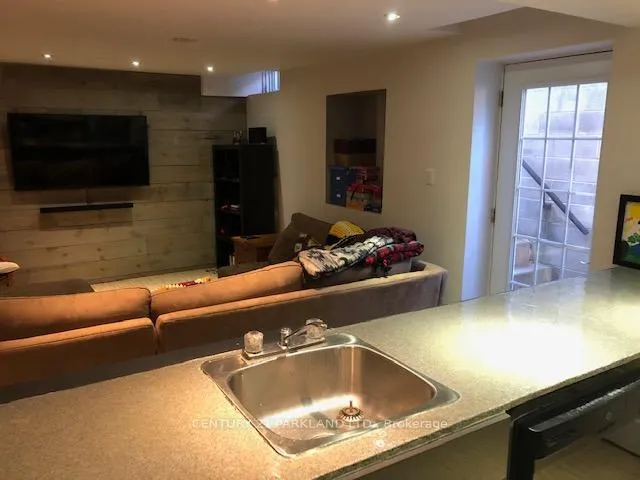 Photo 3 of Unit Basement, 32 Attridge Drive, Aurora, Aurora Village — HOMEH