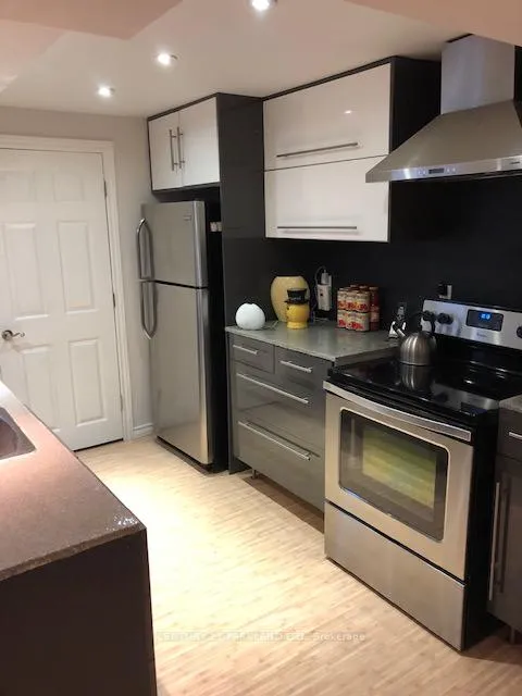 Photo 4 of Unit Basement, 32 Attridge Drive, Aurora, Aurora Village — HOMEH
