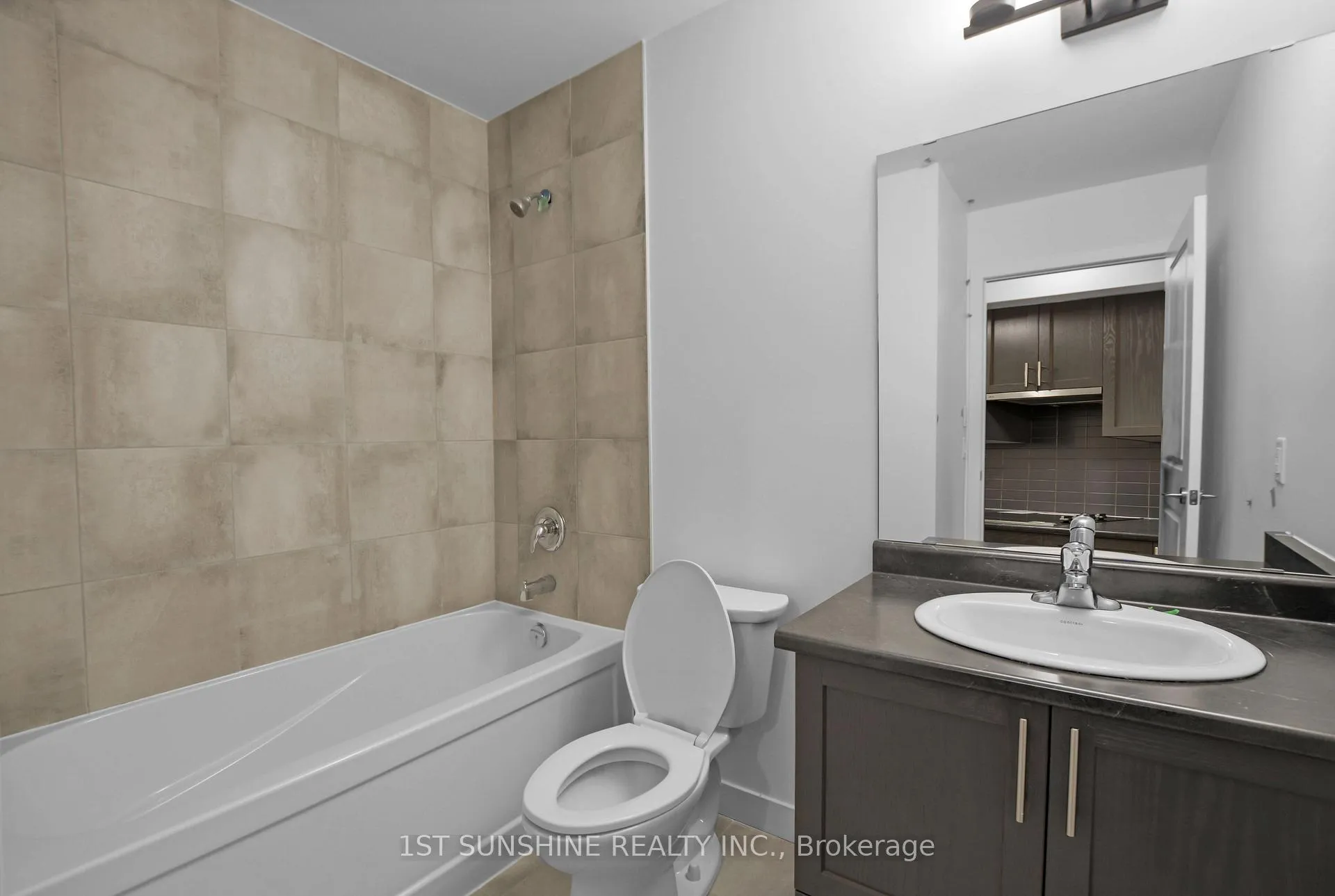 Photo 5 of Unit 608, 461 Green Road, Hamilton, Stoney Creek — HOMEH
