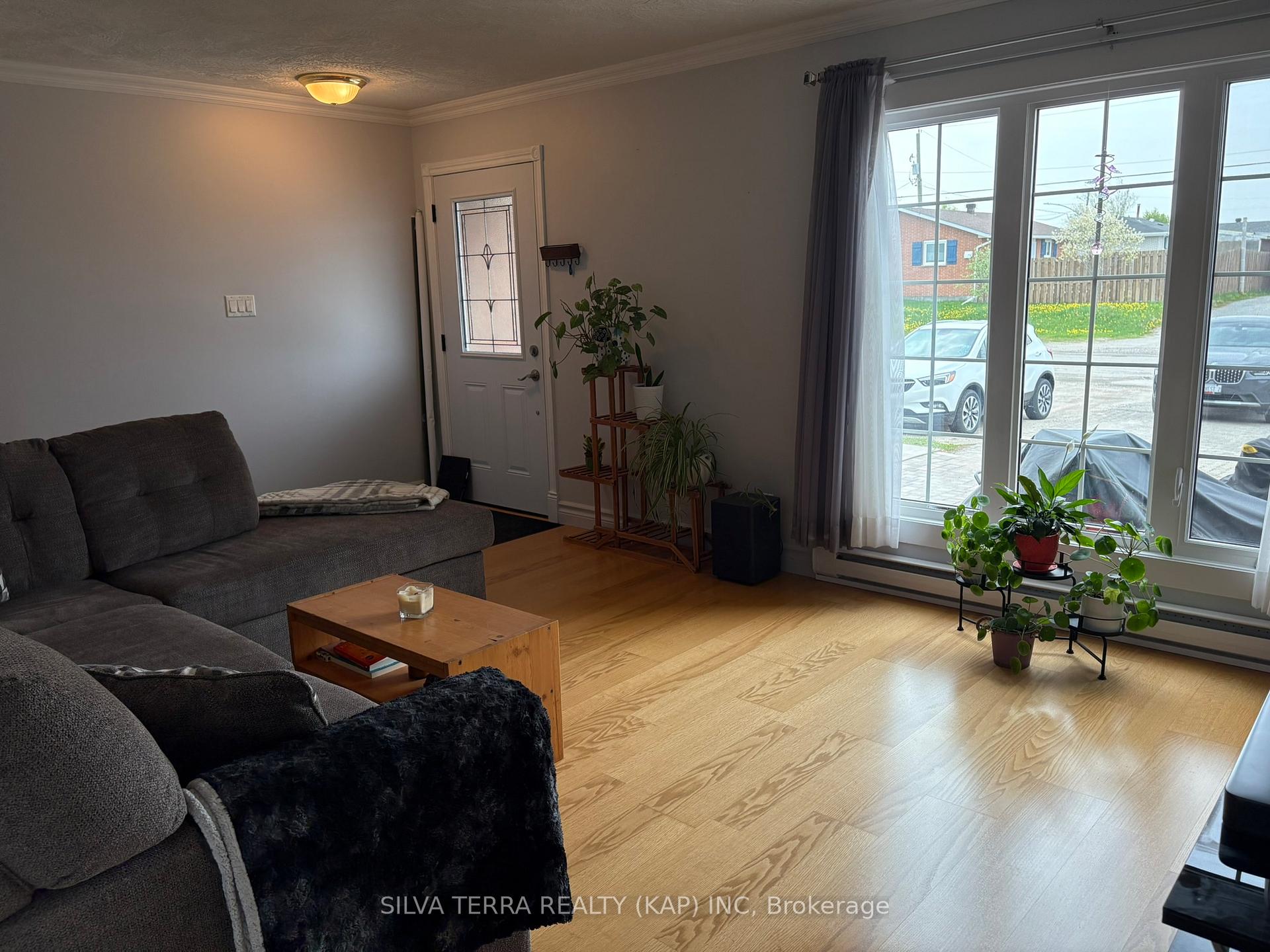 Photo 6 of 10 Macdonald Street, Kapuskasing — HOMEH
