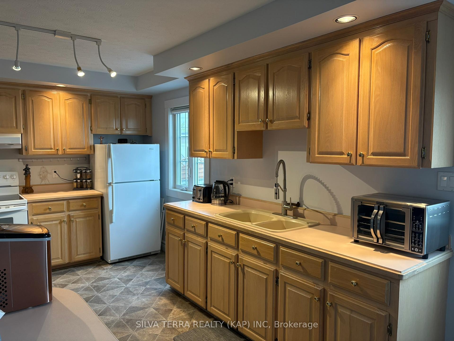 Photo 9 of 10 Macdonald Street, Kapuskasing — HOMEH