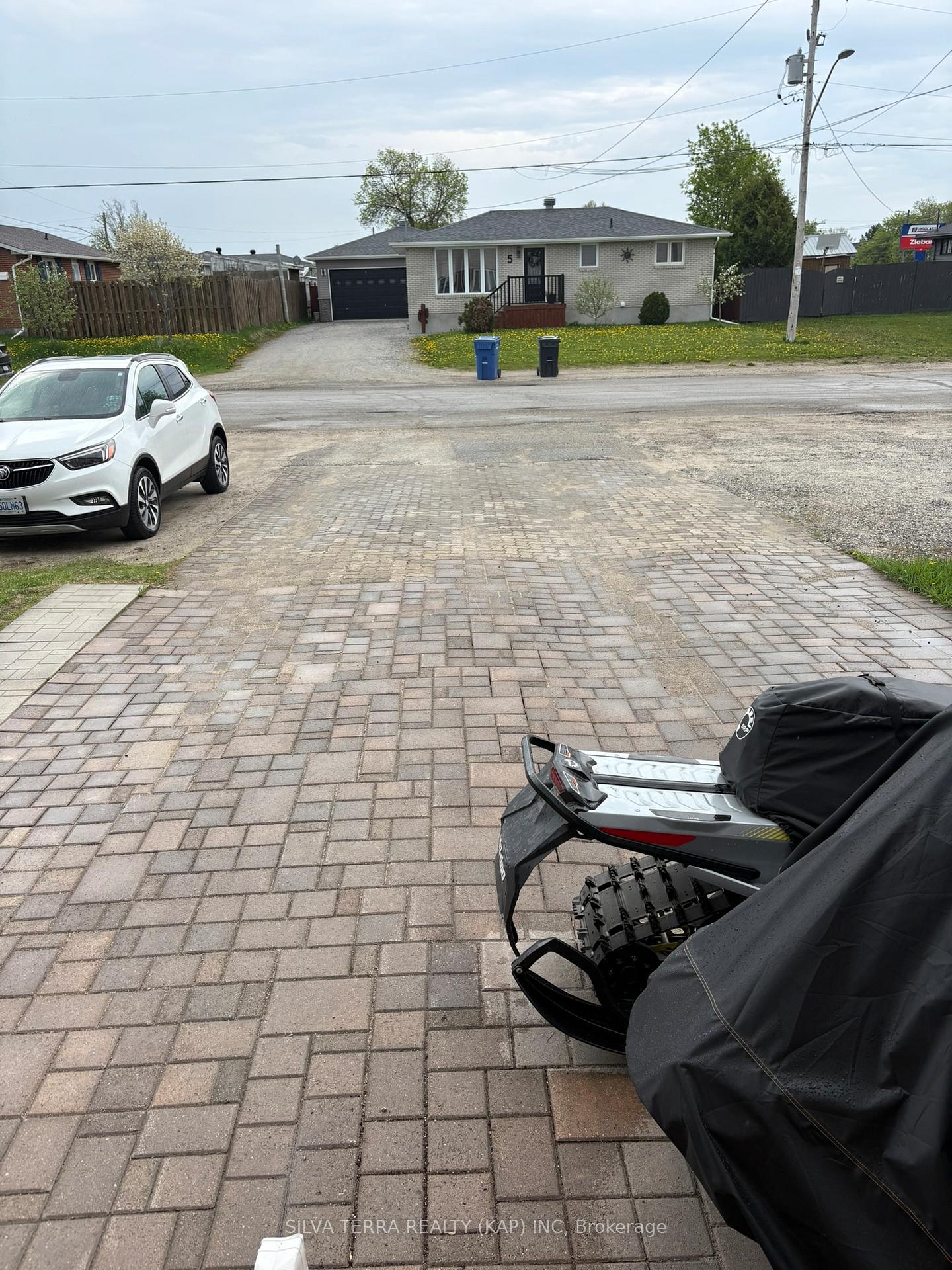Photo 44 of 10 Macdonald Street, Kapuskasing — HOMEH