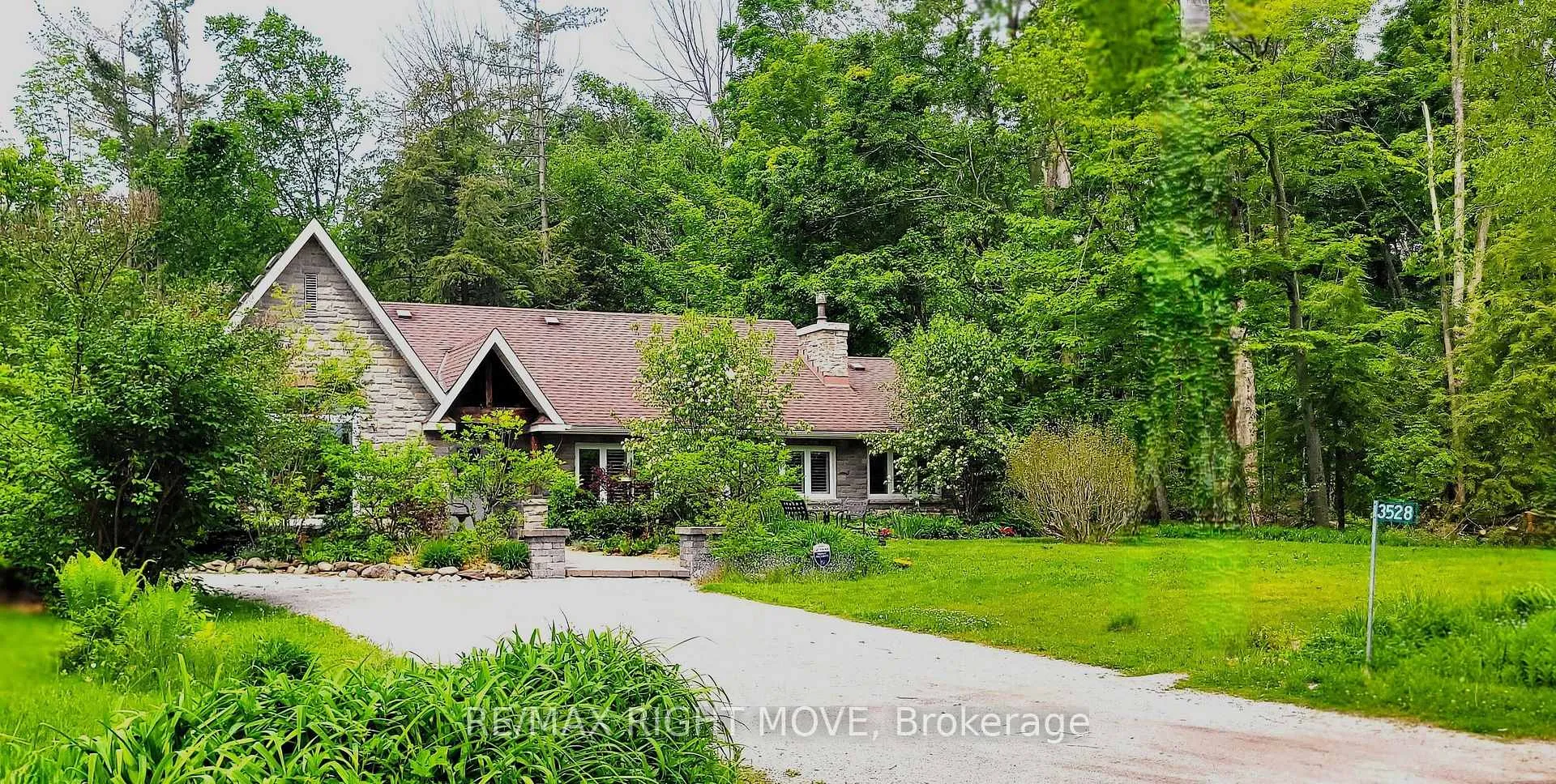 Photo 2 of 3528 Glenhaven Beach Road, Innisfil, Rural Innisfil — HOMEH