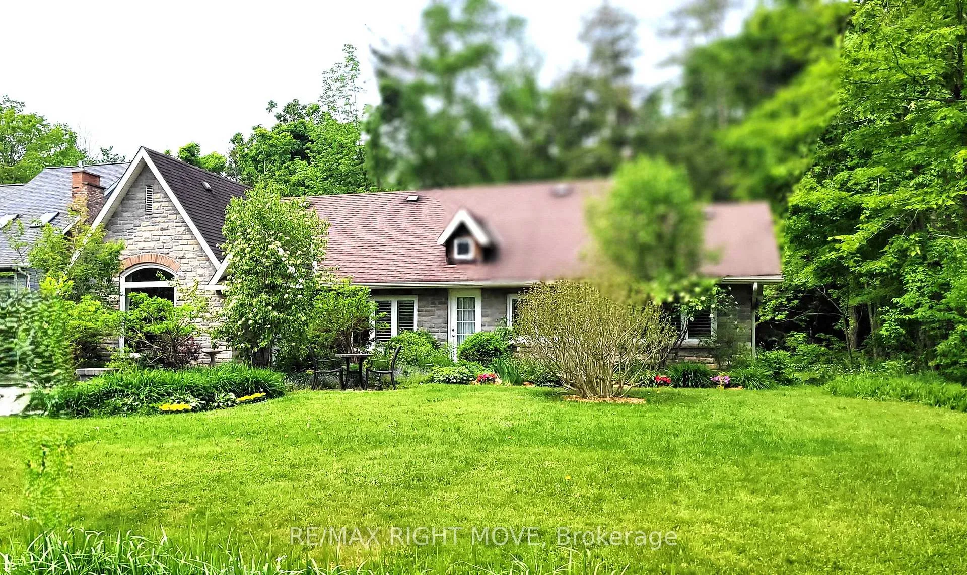Photo 3 of 3528 Glenhaven Beach Road, Innisfil, Rural Innisfil — HOMEH