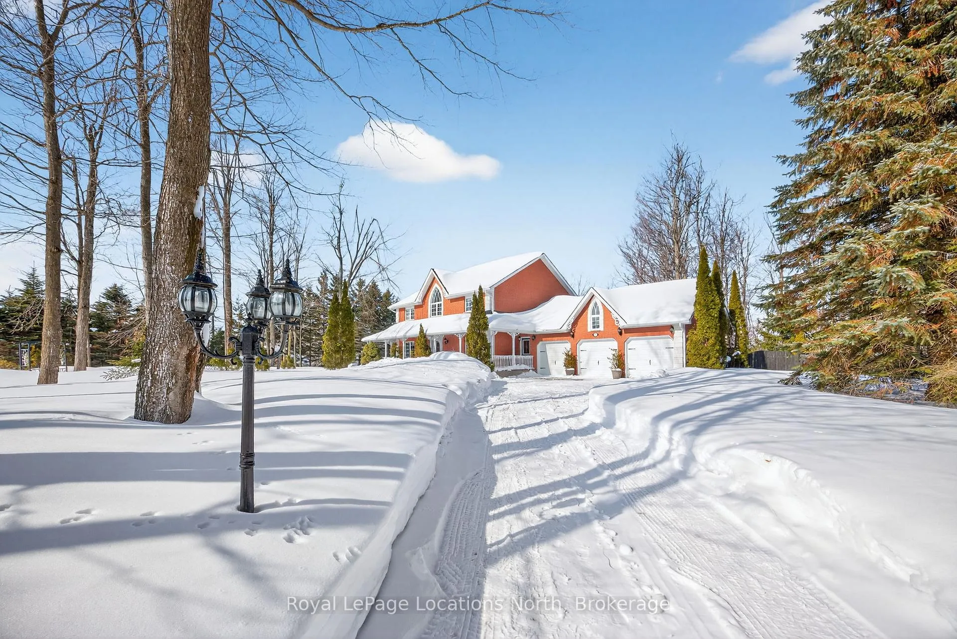 Photo 3 of 20 Green Mountain Court, Oro-Medonte, Rural Oro-Medonte — HOMEH