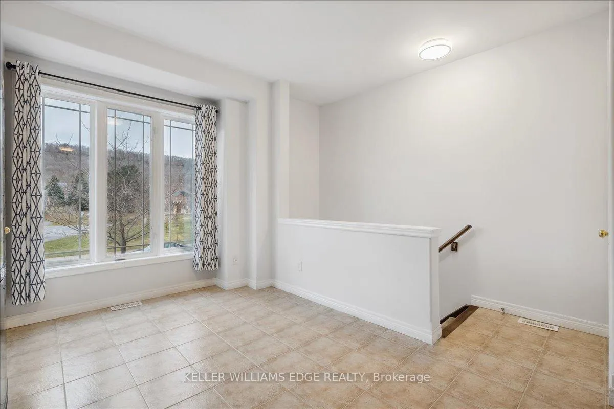Photo 5 of 65 Willow Lane, Grimsby, Grimsby West — HOMEH