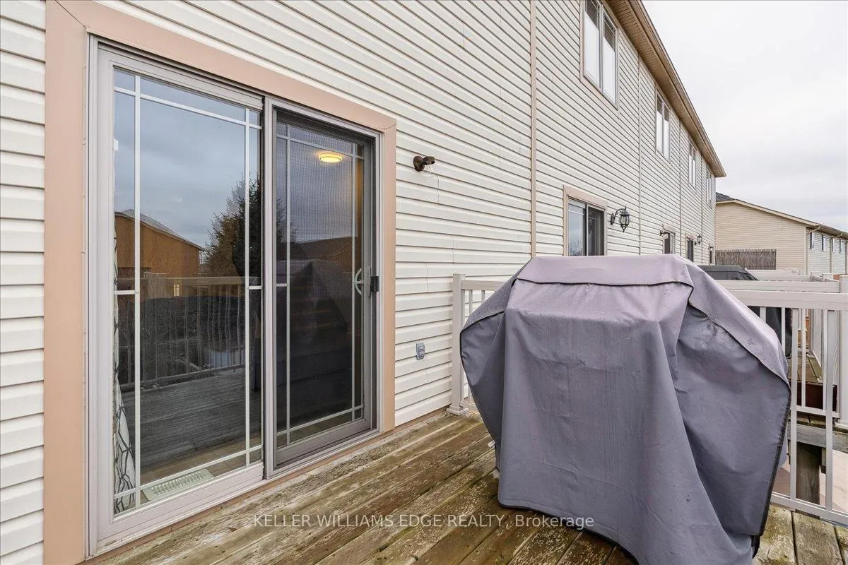 Photo 15 of 65 Willow Lane, Grimsby, Grimsby West — HOMEH