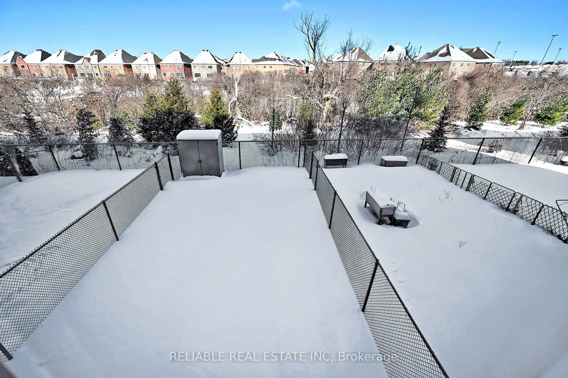 Photo 4 of 98 Elyse Court, Aurora, Bayview Northeast — HOMEH