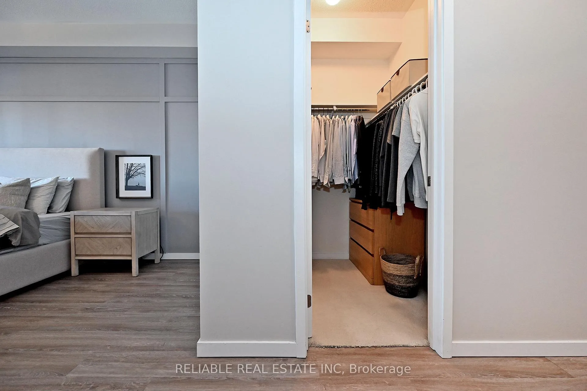 Photo 13 of 98 Elyse Court, Aurora, Bayview Northeast — HOMEH