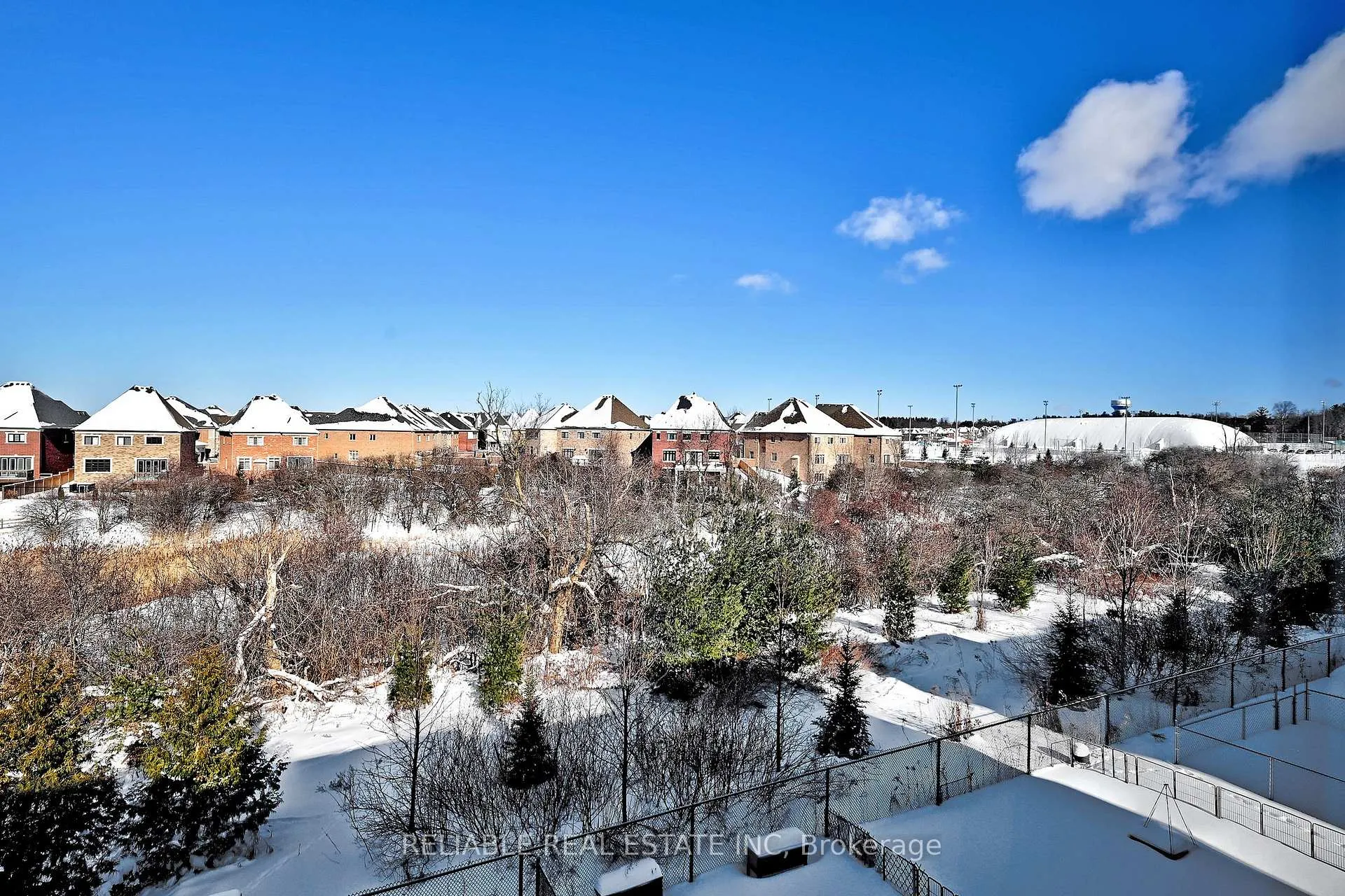 Photo 15 of 98 Elyse Court, Aurora, Bayview Northeast — HOMEH