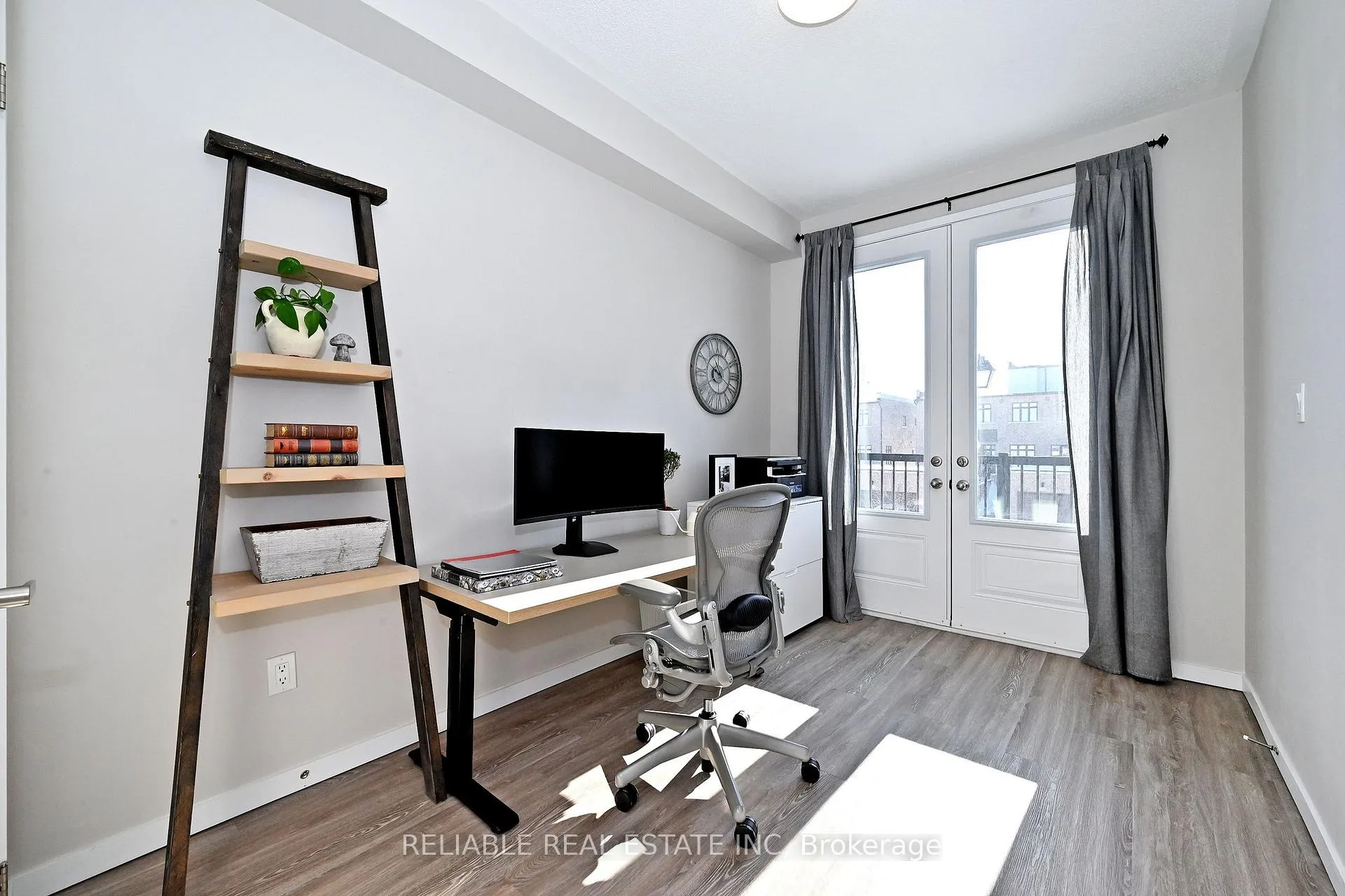 Photo 18 of 98 Elyse Court, Aurora, Bayview Northeast — HOMEH