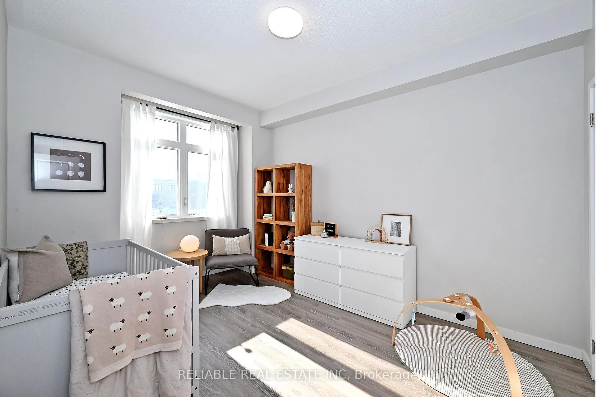 Photo 19 of 98 Elyse Court, Aurora, Bayview Northeast — HOMEH