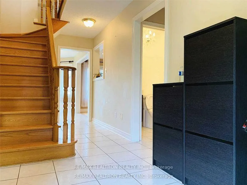 Photo 3 of 80 Cresswell Avenue, Vaughan, Maple — HOMEH