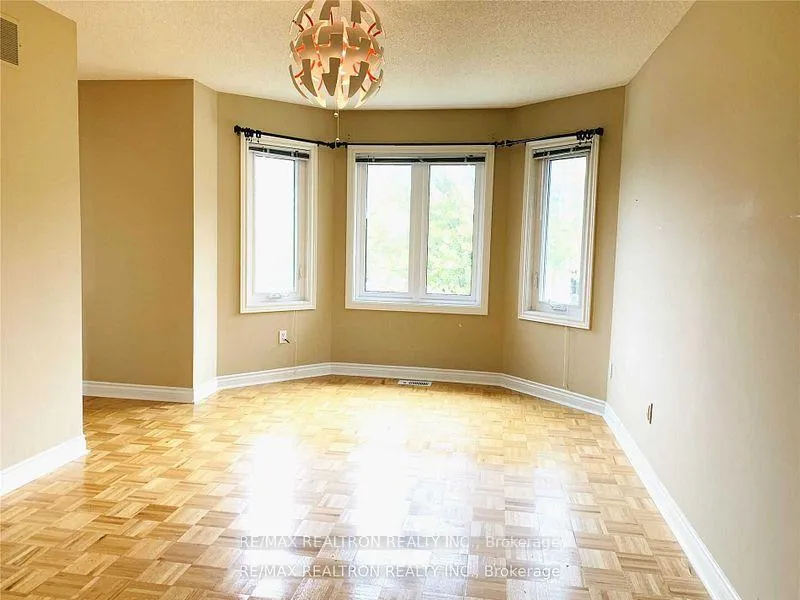 Photo 10 of 80 Cresswell Avenue, Vaughan, Maple — HOMEH