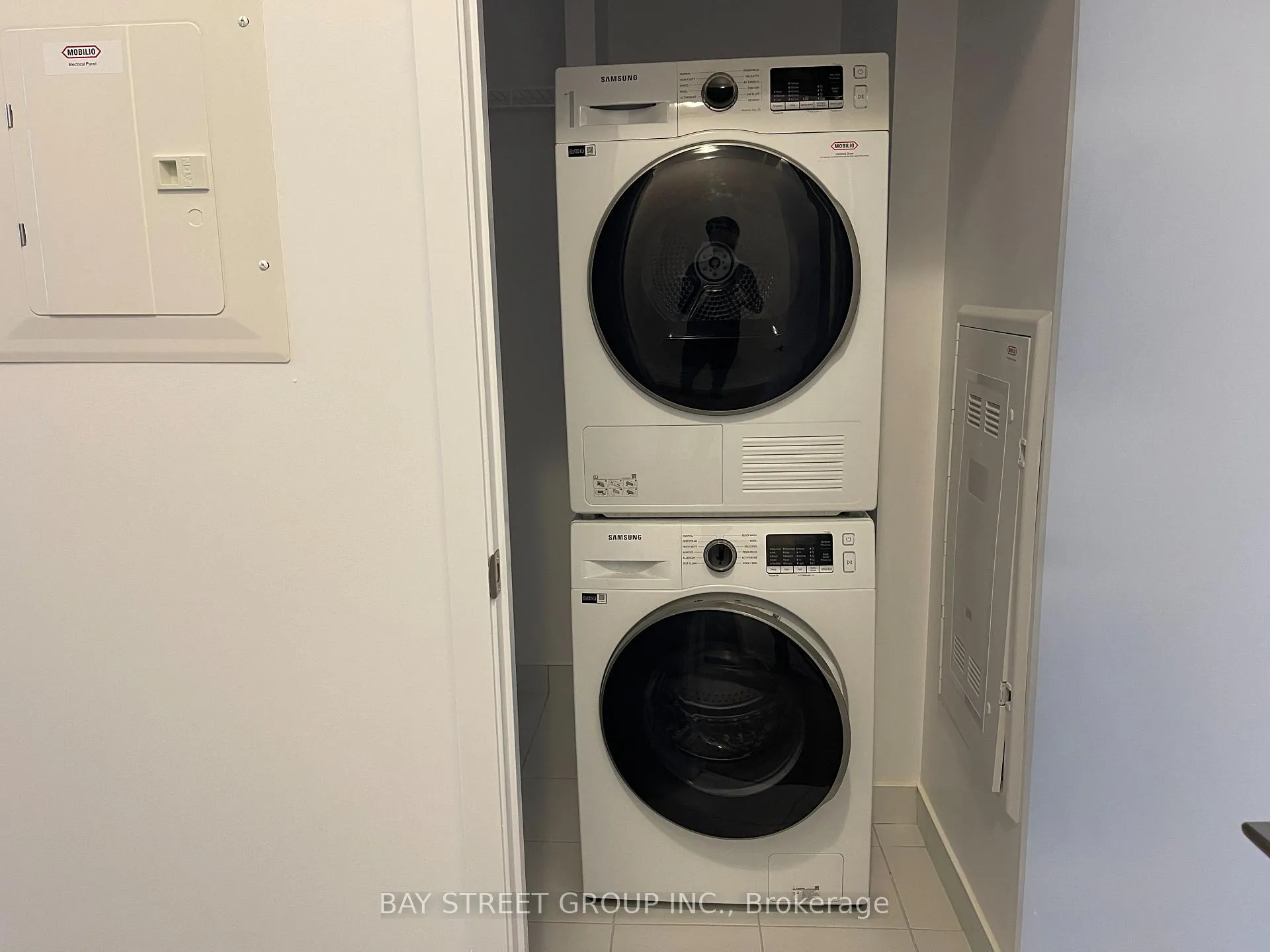 Photo 8 of Unit 2108, 38 Honeycrisp Crescent, Vaughan, Vaughan Corporate Centre — HOMEH