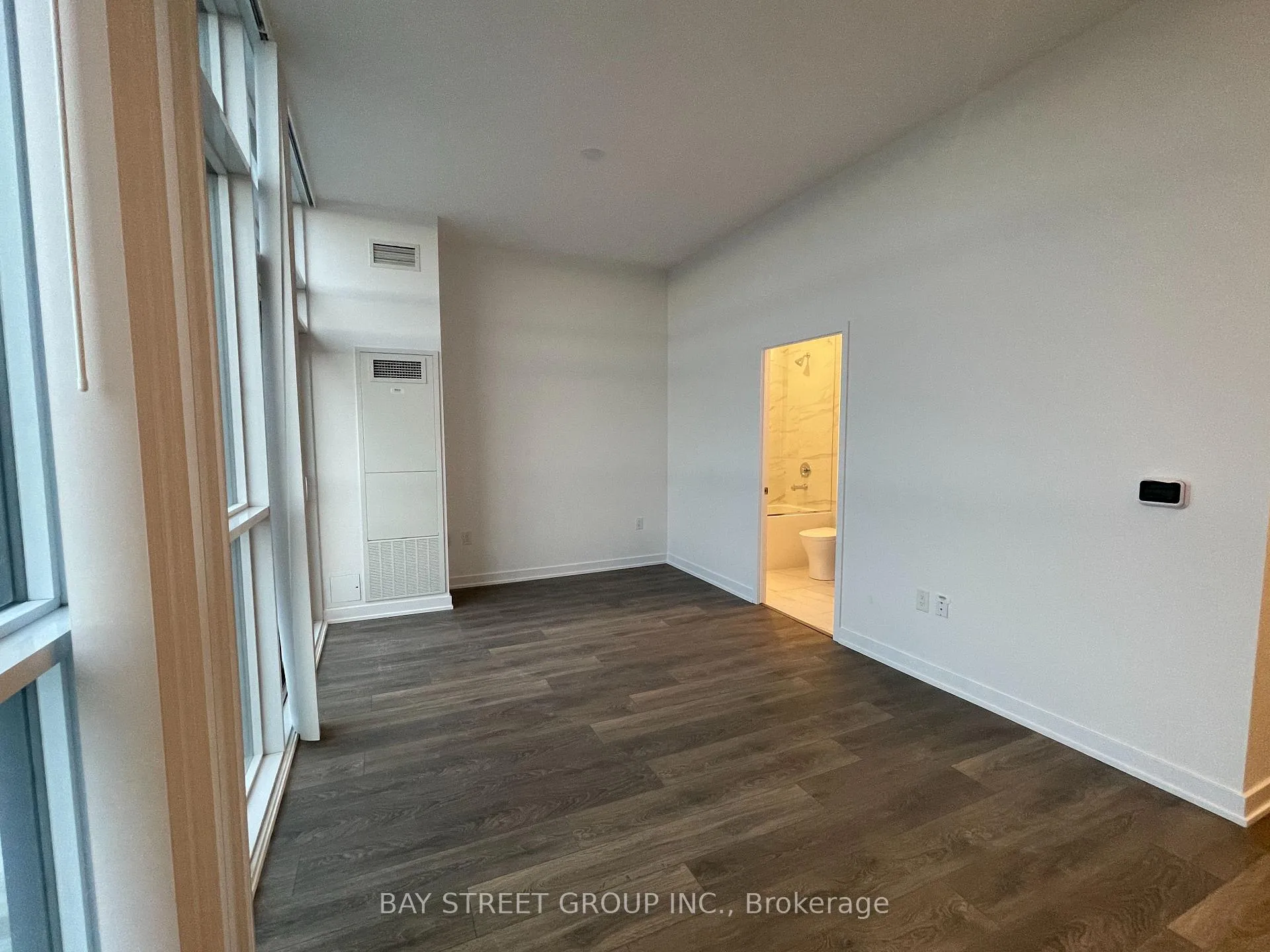 Photo 12 of Unit 2108, 38 Honeycrisp Crescent, Vaughan, Vaughan Corporate Centre — HOMEH