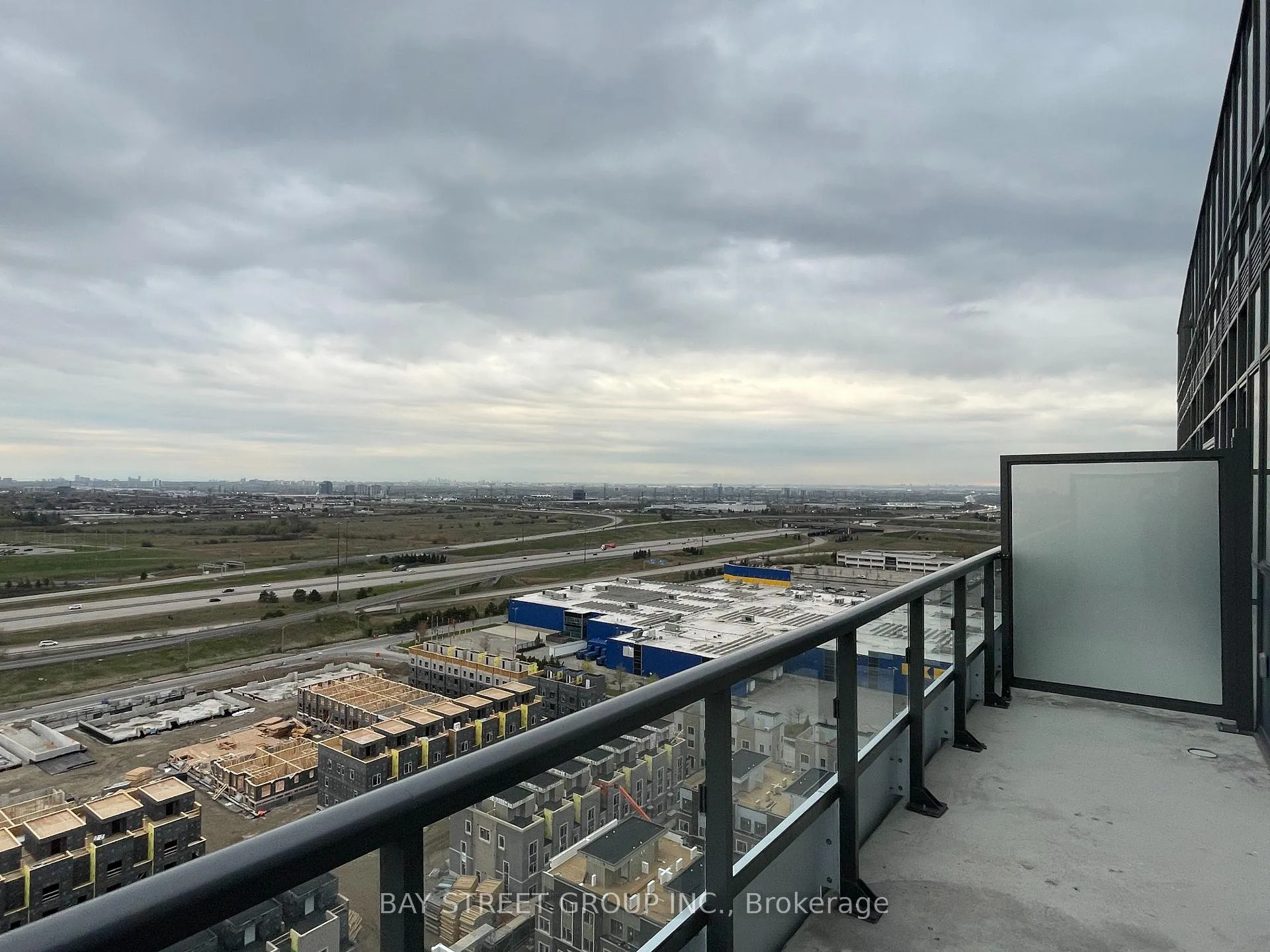 Photo 17 of Unit 2108, 38 Honeycrisp Crescent, Vaughan, Vaughan Corporate Centre — HOMEH