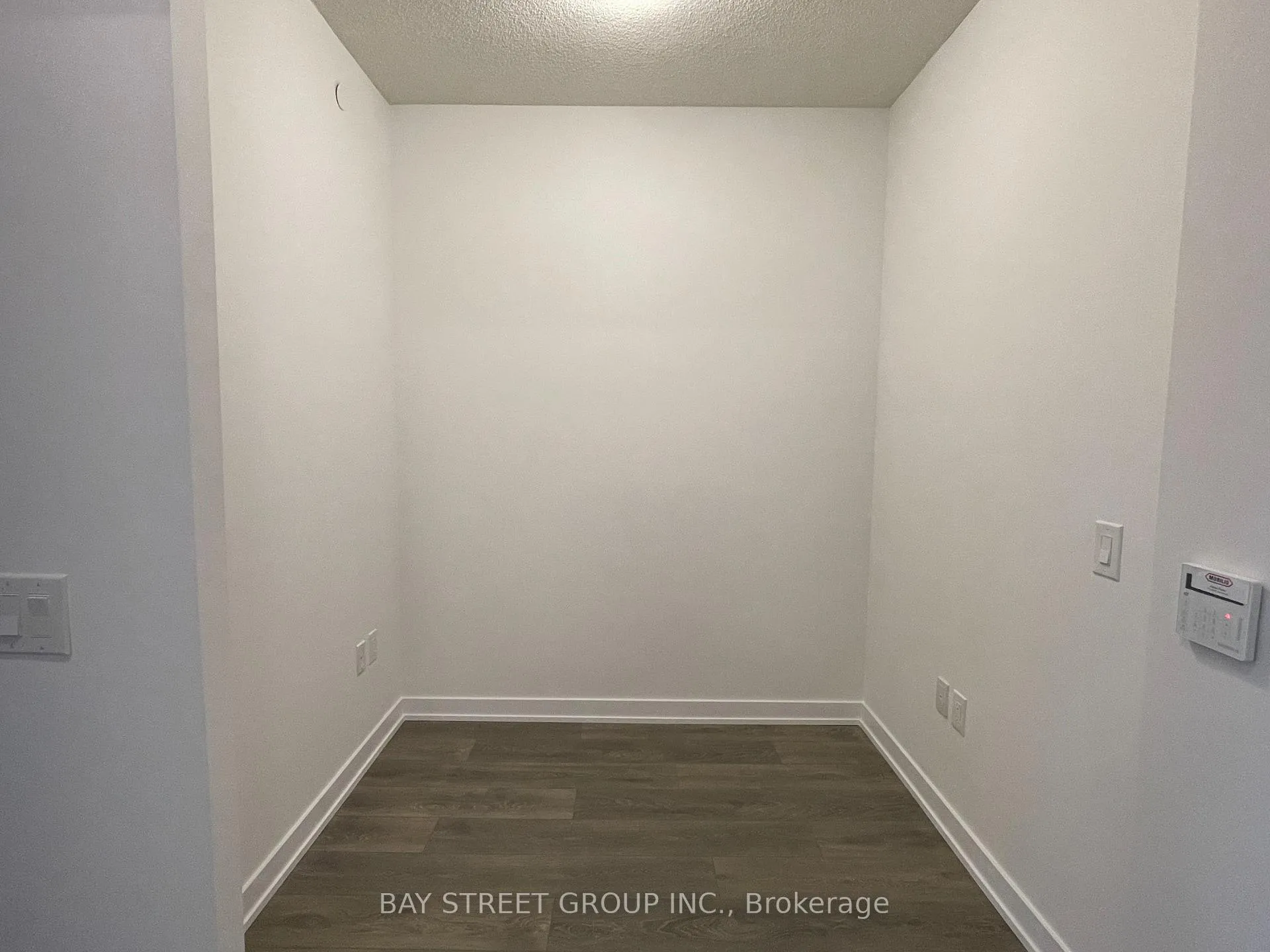 Photo 7 of Unit 2015, 38 Honeycrisp Crescent, Vaughan, Vaughan Corporate Centre — HOMEH