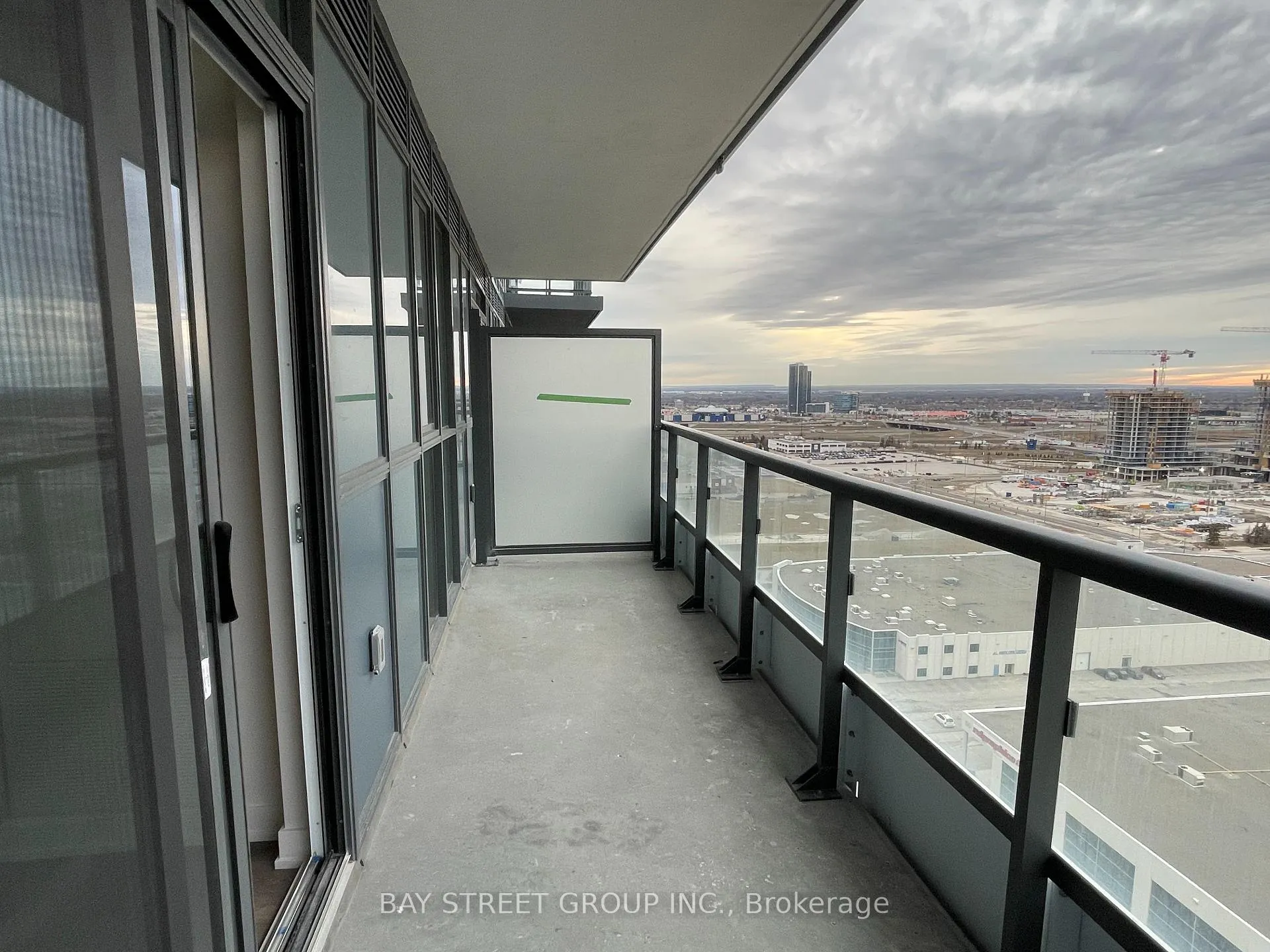 Photo 20 of Unit 2015, 38 Honeycrisp Crescent, Vaughan, Vaughan Corporate Centre — HOMEH