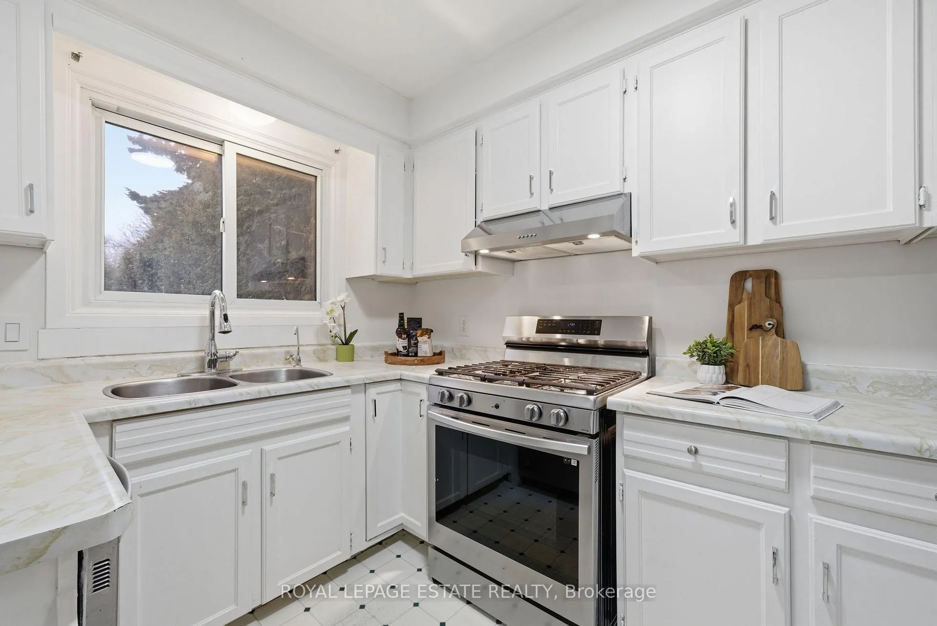 Photo 9 of 253 Michael Boulevard, Whitby, Lynde Creek — HOMEH