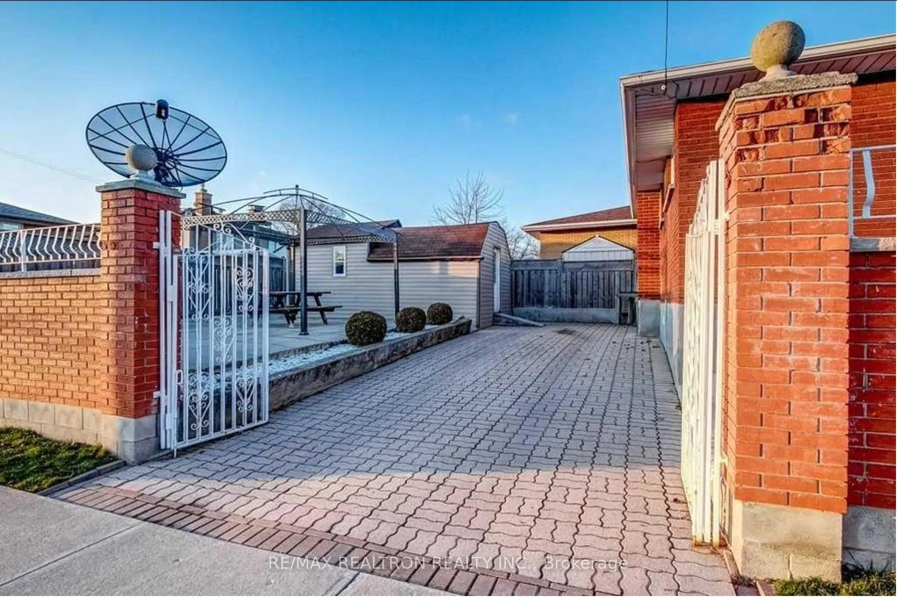 Photo 3 of Unit Basement, 1068 Garth Street, Hamilton, Gilbert — HOMEH