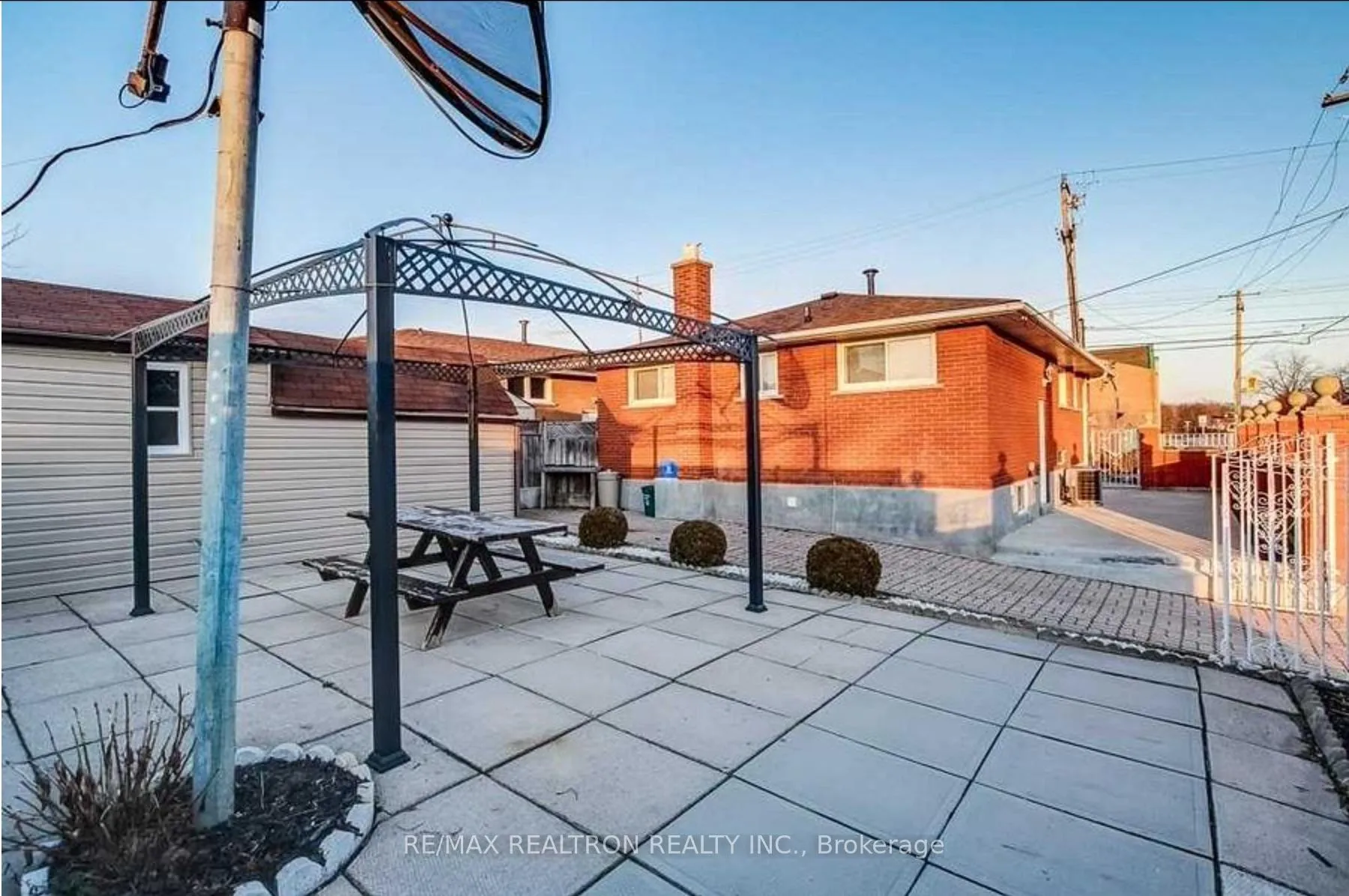 Photo 4 of Unit Basement, 1068 Garth Street, Hamilton, Gilbert — HOMEH