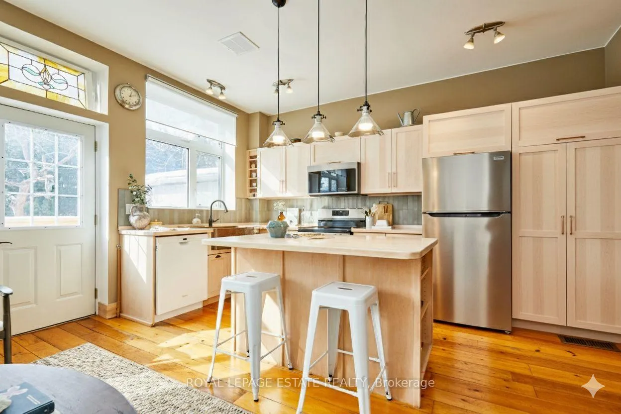Photo 11 of 146 Ashdale Avenue, Toronto, Greenwood-Coxwell — HOMEH