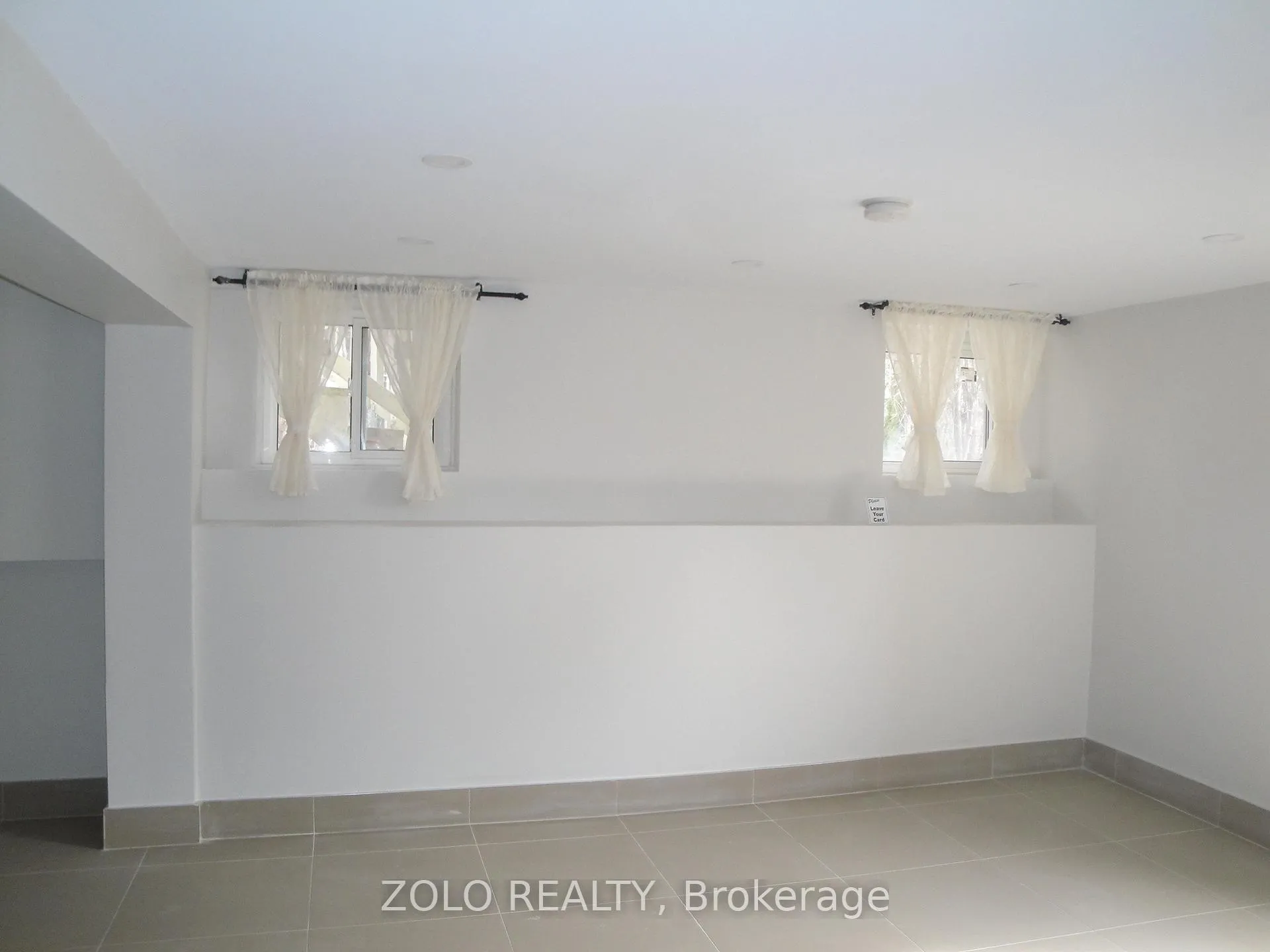 Photo 5 of Unit #B2, 388 Centre Street N, Vaughan, Uplands — HOMEH