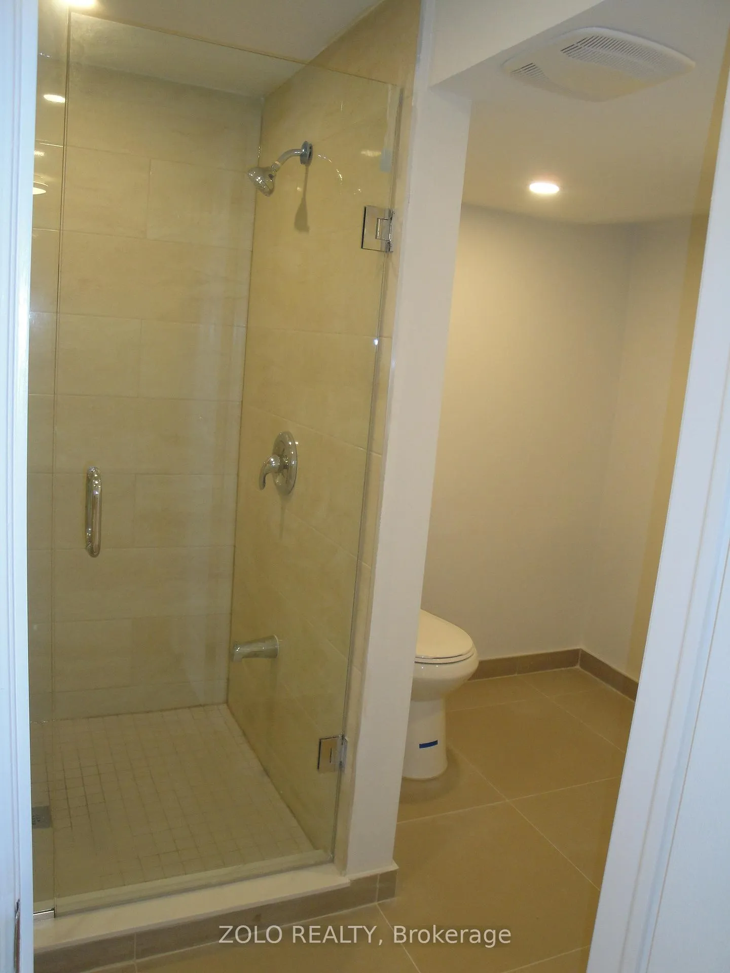 Photo 9 of Unit #B2, 388 Centre Street N, Vaughan, Uplands — HOMEH