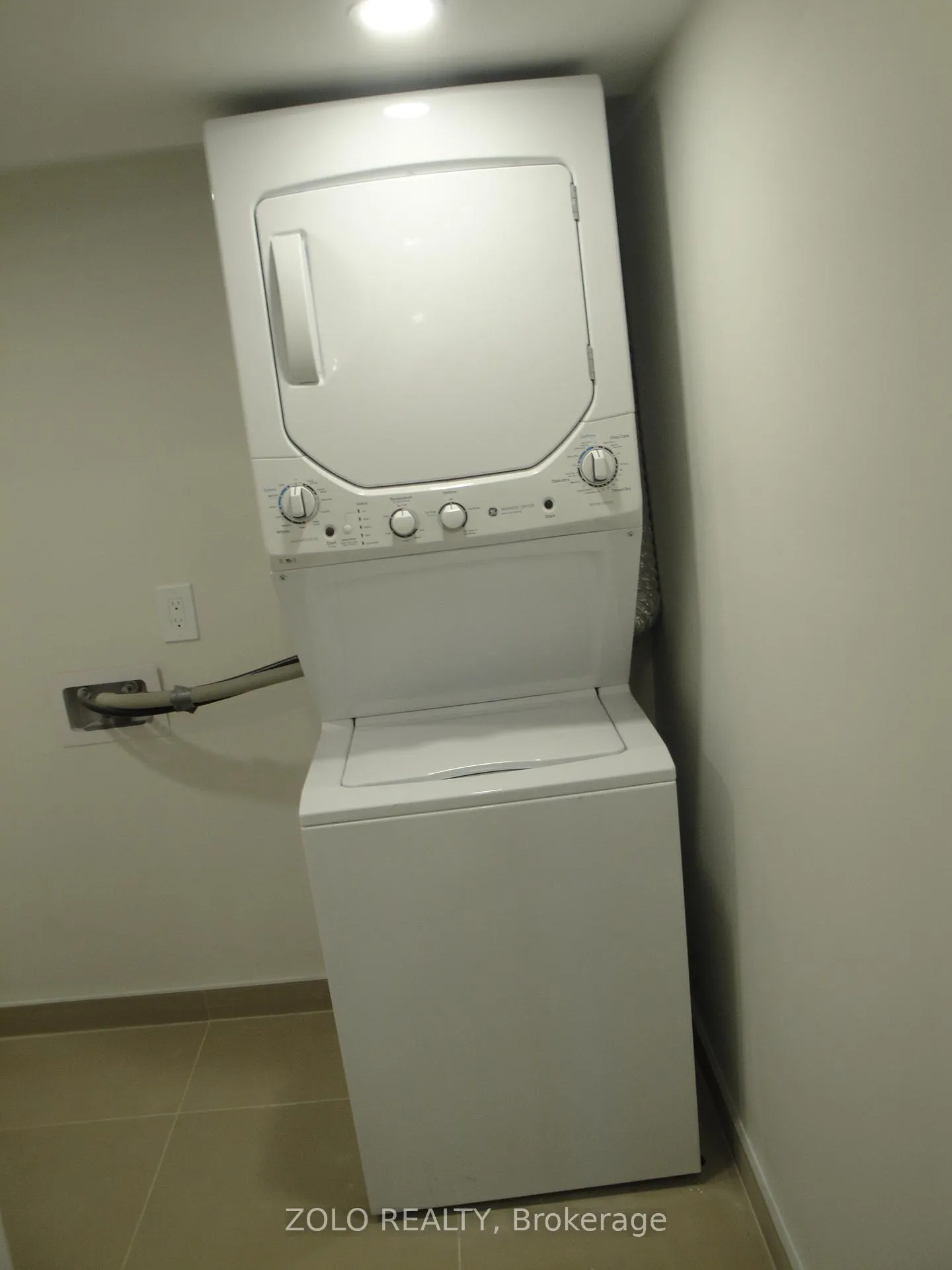 Photo 11 of Unit #B2, 388 Centre Street N, Vaughan, Uplands — HOMEH