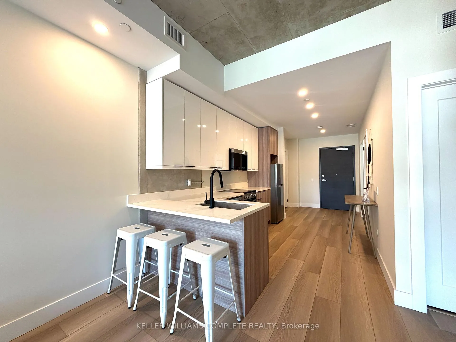 Photo 4 of Unit 401, 169 James Street S, Hamilton, Corktown — HOMEH