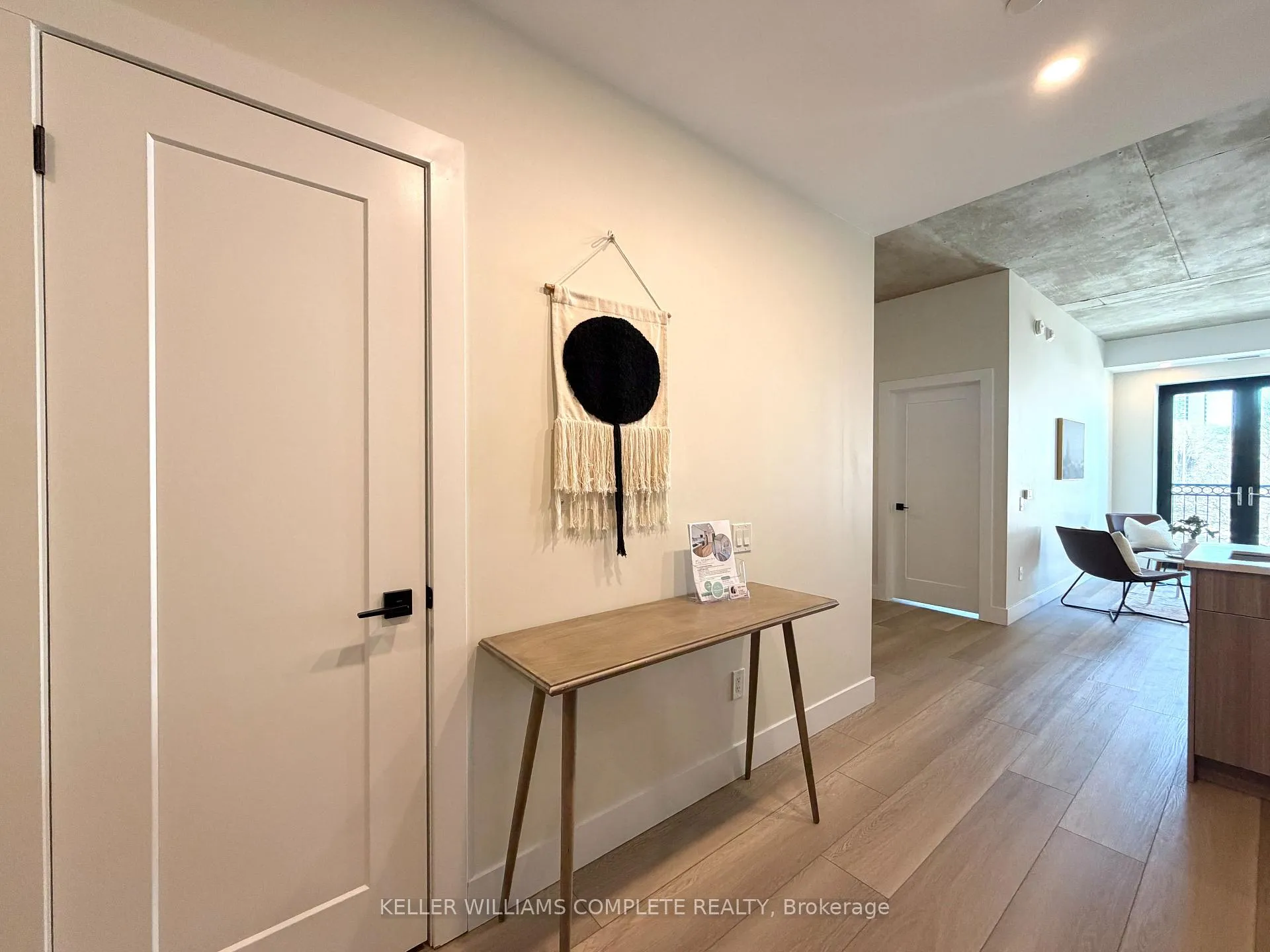 Photo 8 of Unit 401, 169 James Street S, Hamilton, Corktown — HOMEH