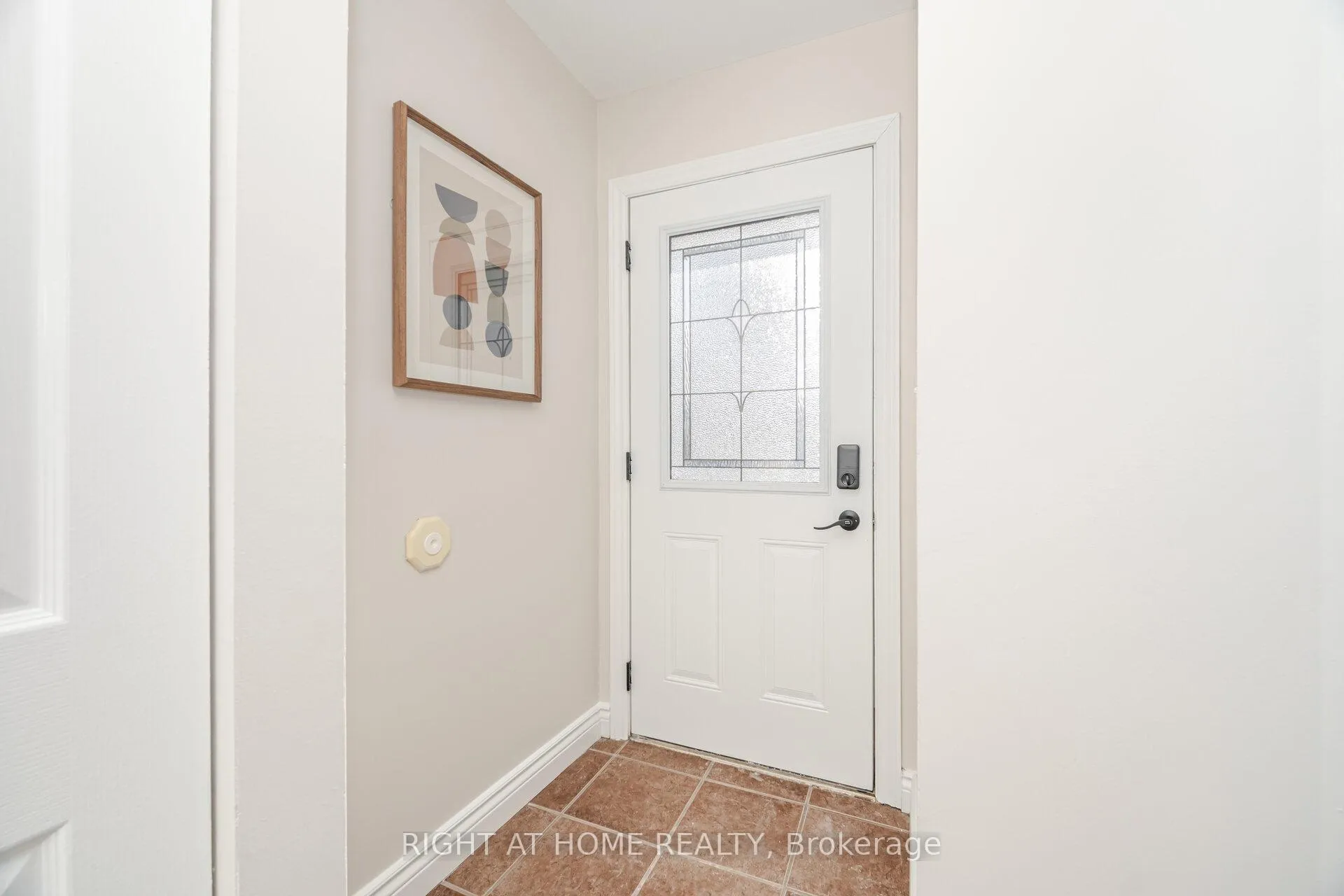 Photo 2 of 17 White Owl Crescent, Brantford — HOMEH