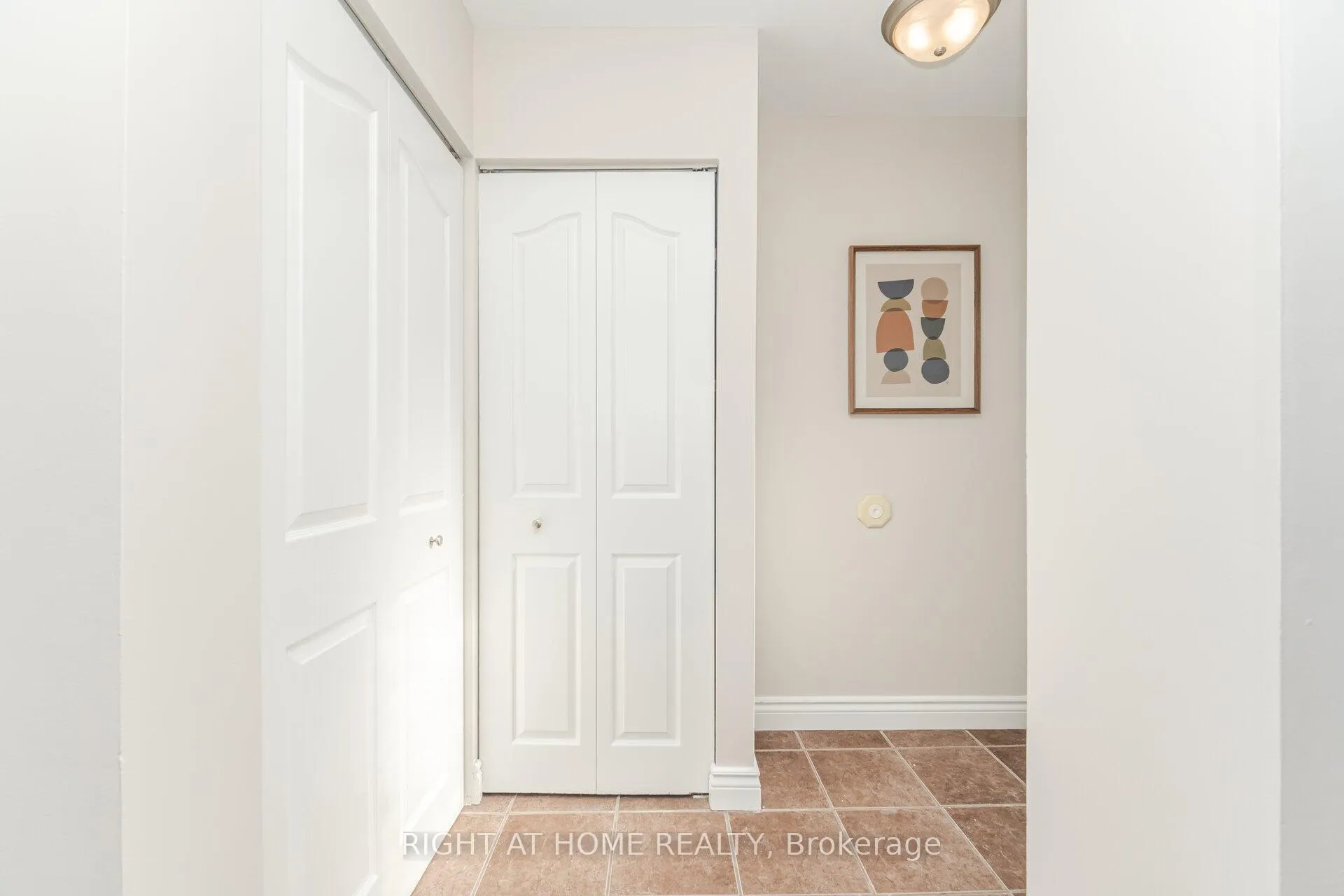 Photo 3 of 17 White Owl Crescent, Brantford — HOMEH