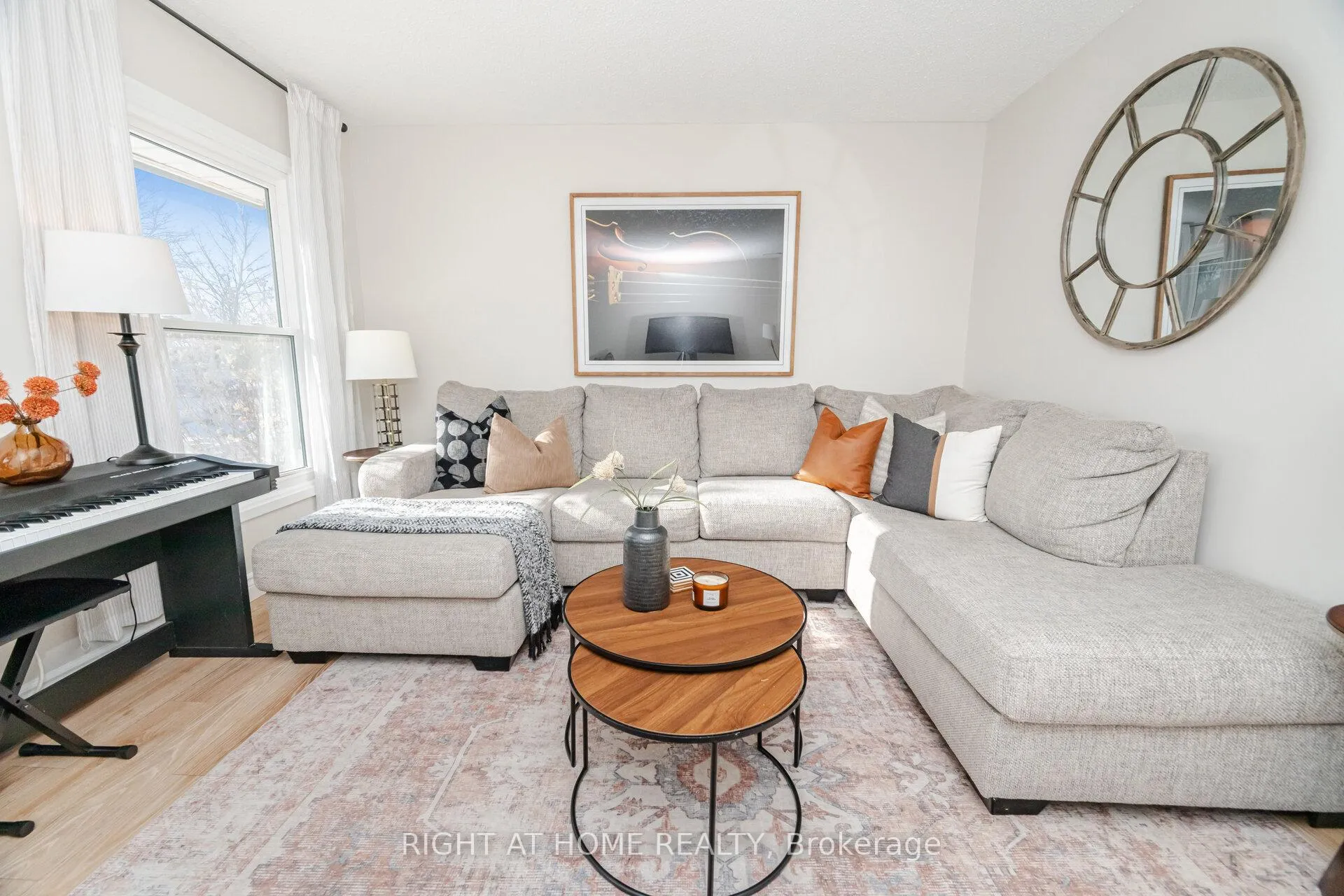 Photo 5 of 17 White Owl Crescent, Brantford — HOMEH