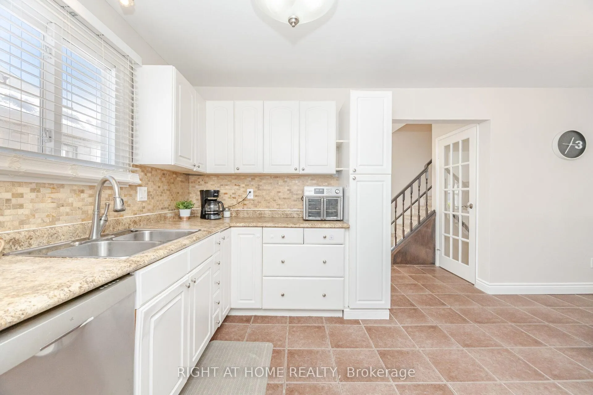 Photo 12 of 17 White Owl Crescent, Brantford — HOMEH