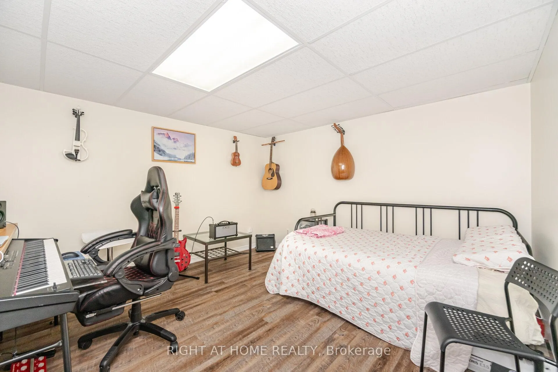 Photo 23 of 17 White Owl Crescent, Brantford — HOMEH