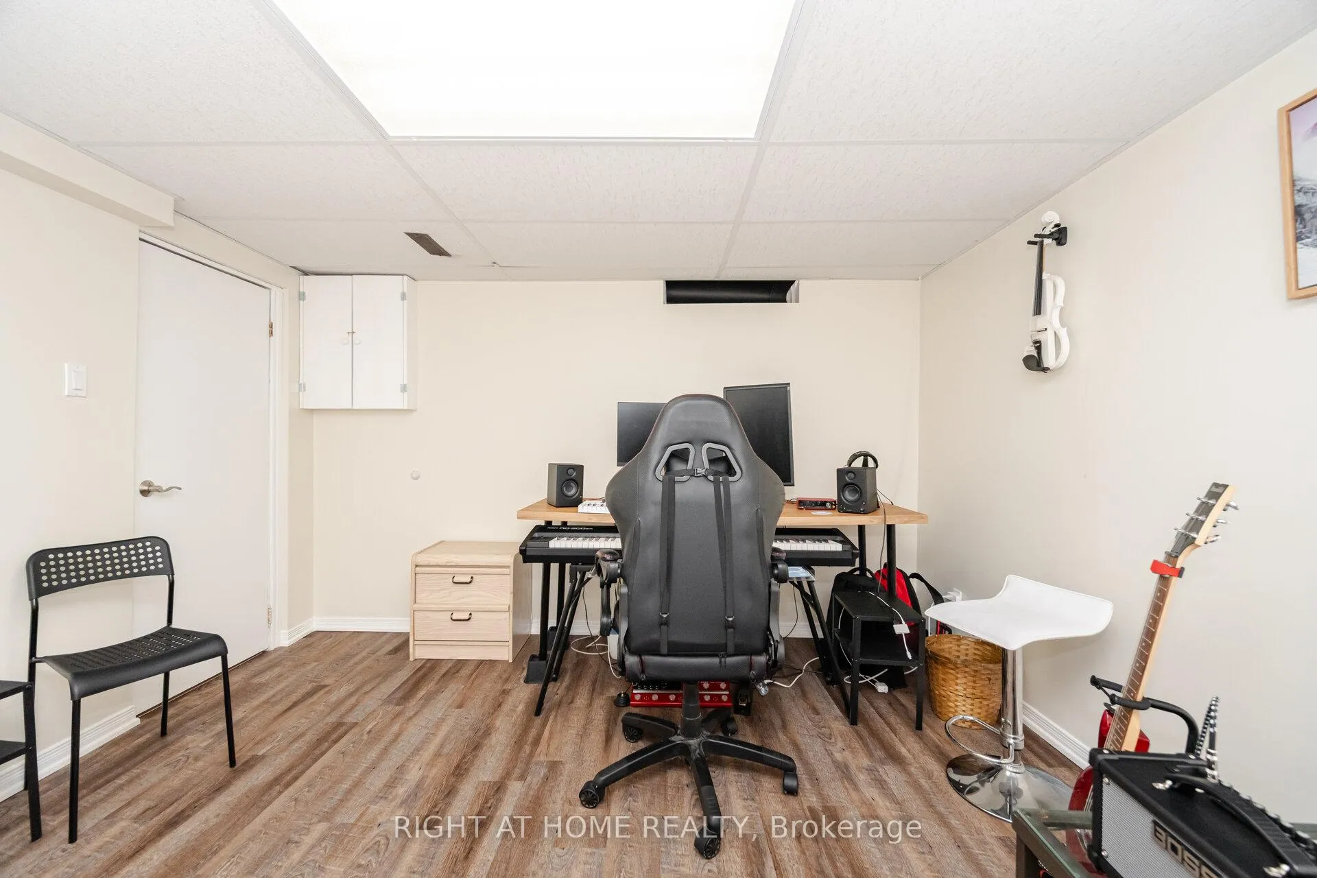 Photo 24 of 17 White Owl Crescent, Brantford — HOMEH