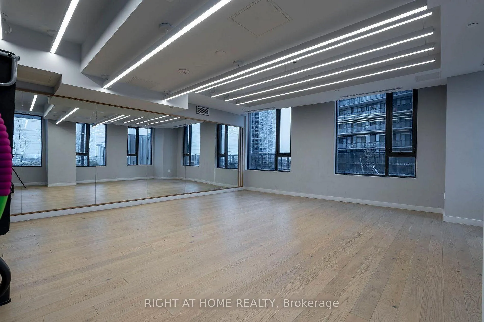 Photo 8 of Unit 2609, 2920 Highway 7 Road, Vaughan, Concord — HOMEH