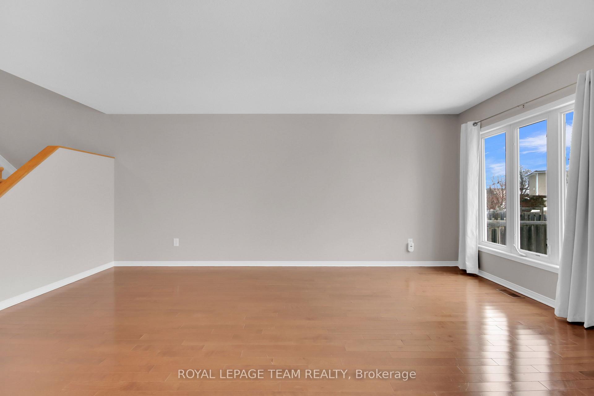 Photo 11 of 70 McBrien Street, Ottawa, Kanata - Morgan's Grant/South March — HOMEH