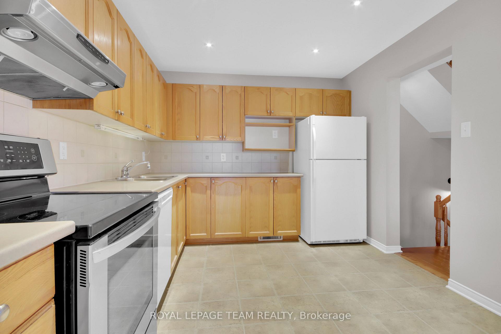 Photo 14 of 70 McBrien Street, Ottawa, Kanata - Morgan's Grant/South March — HOMEH