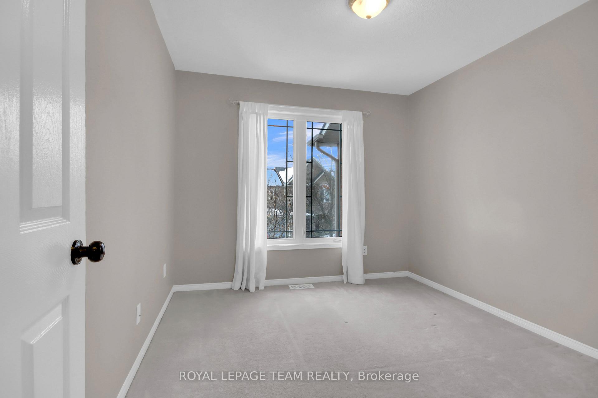 Photo 27 of 70 McBrien Street, Ottawa, Kanata - Morgan's Grant/South March — HOMEH
