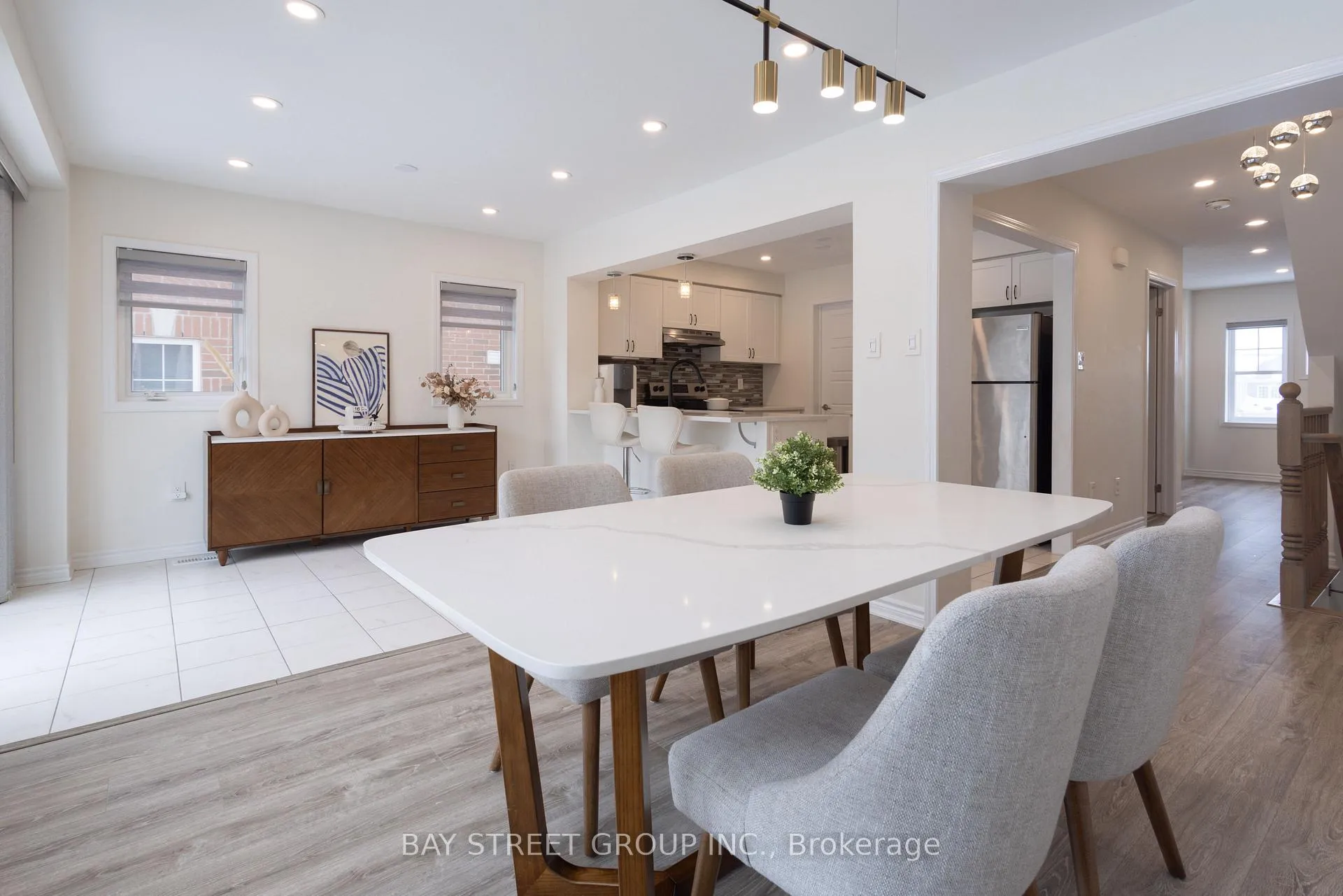 Photo 3 of Unit 11, 230 Avonsyde Boulevard, Hamilton, Waterdown — HOMEH