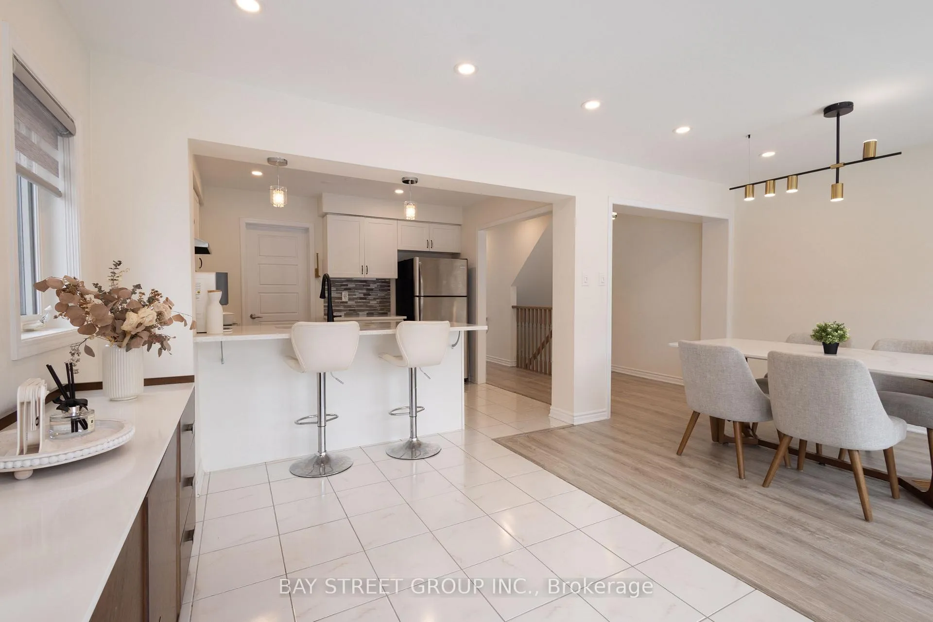 Photo 4 of Unit 11, 230 Avonsyde Boulevard, Hamilton, Waterdown — HOMEH