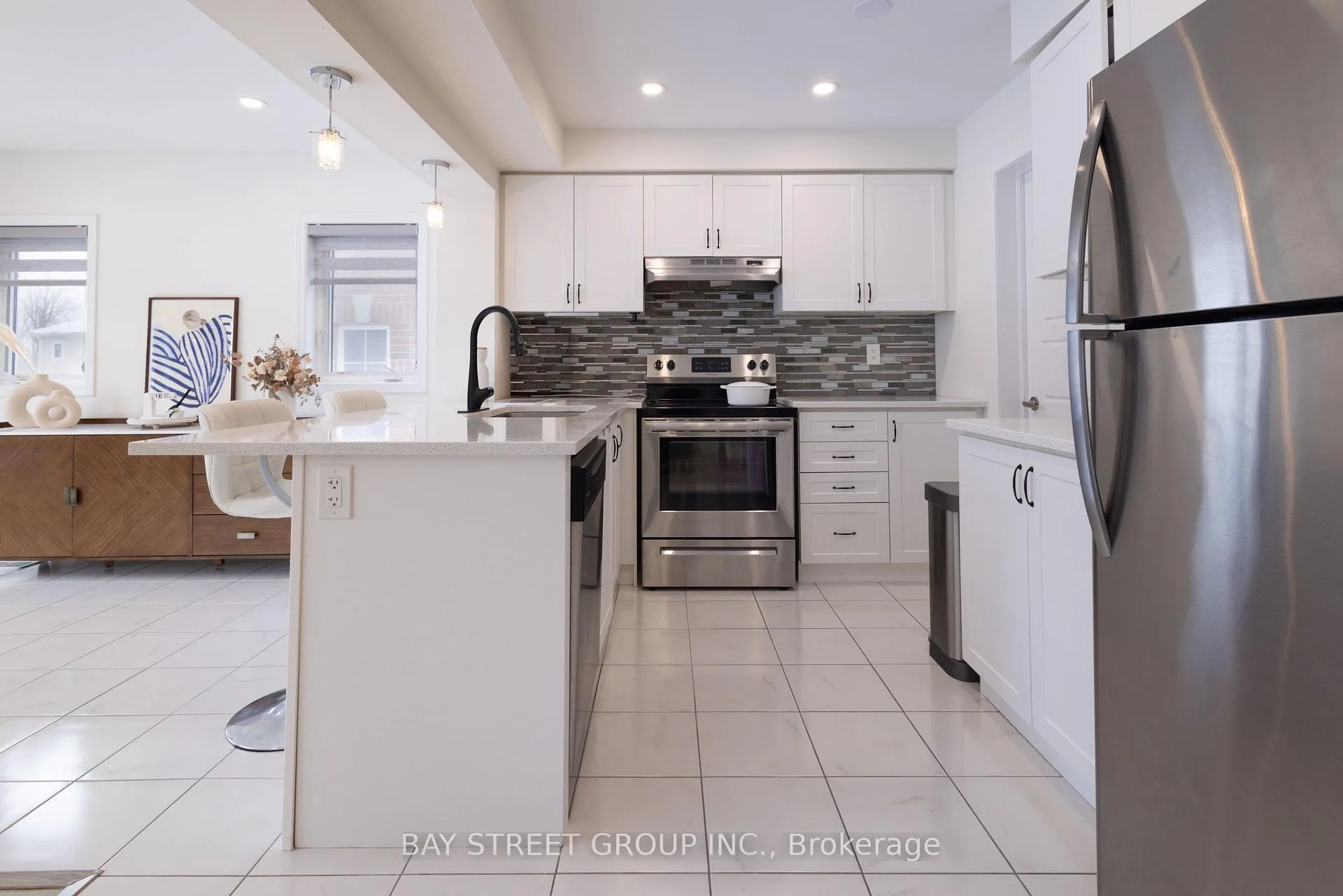 Photo 5 of Unit 11, 230 Avonsyde Boulevard, Hamilton, Waterdown — HOMEH