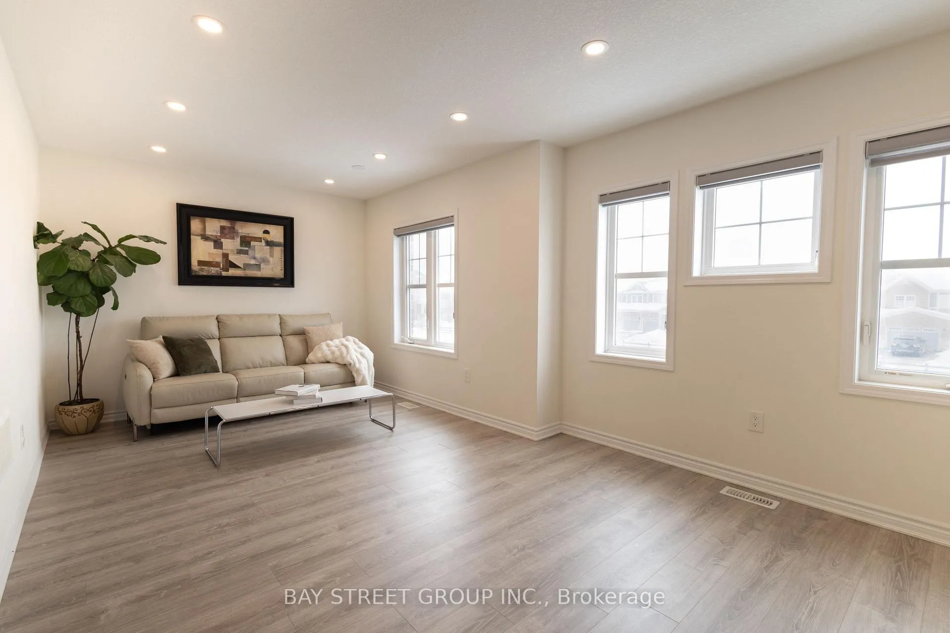 Photo 6 of Unit 11, 230 Avonsyde Boulevard, Hamilton, Waterdown — HOMEH
